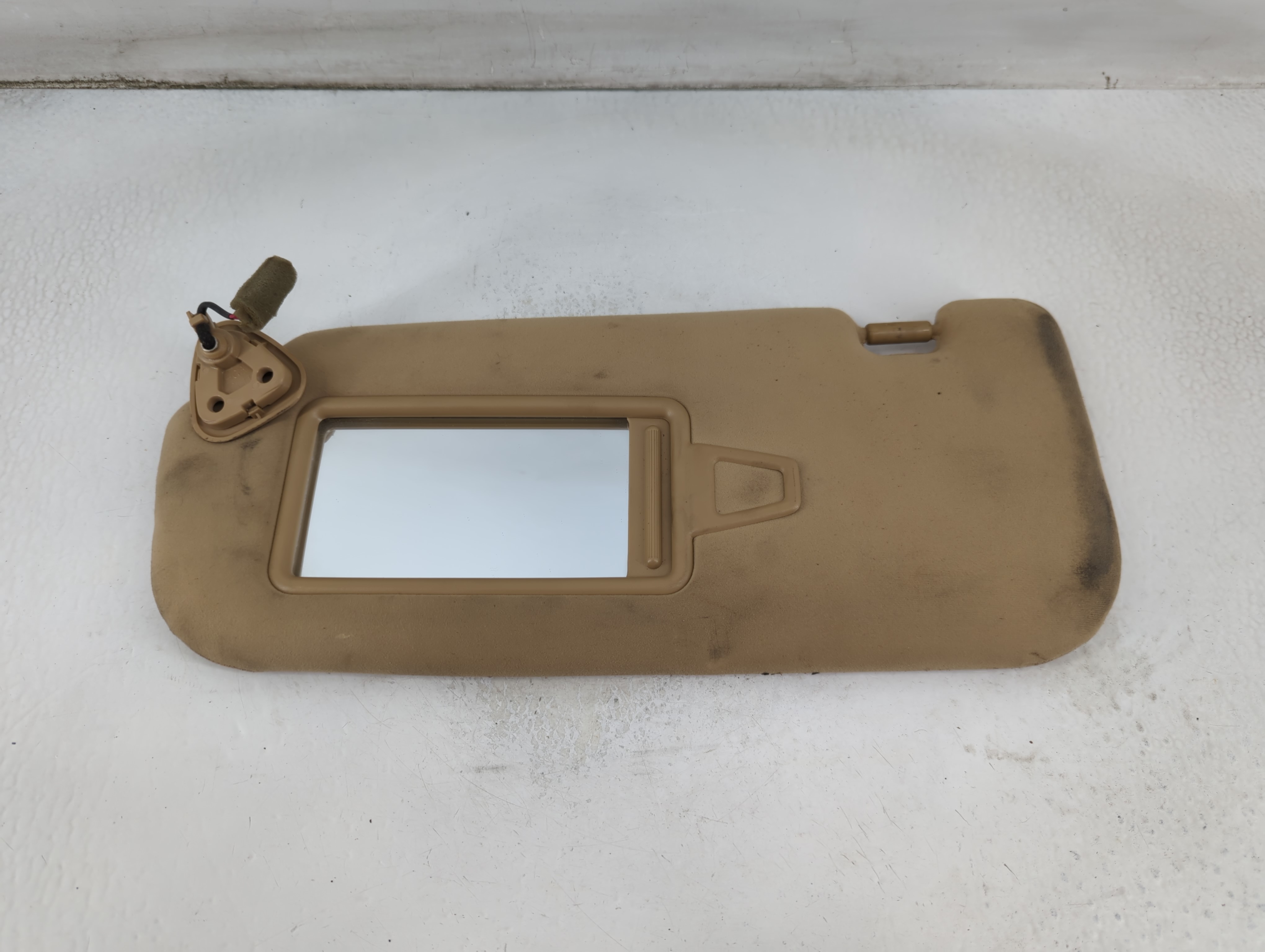 2012-2017 Hyundai Azera Driver Sun Visor Mirror Left Sunvisor Beige 916438 - Oemusedautoparts1.com