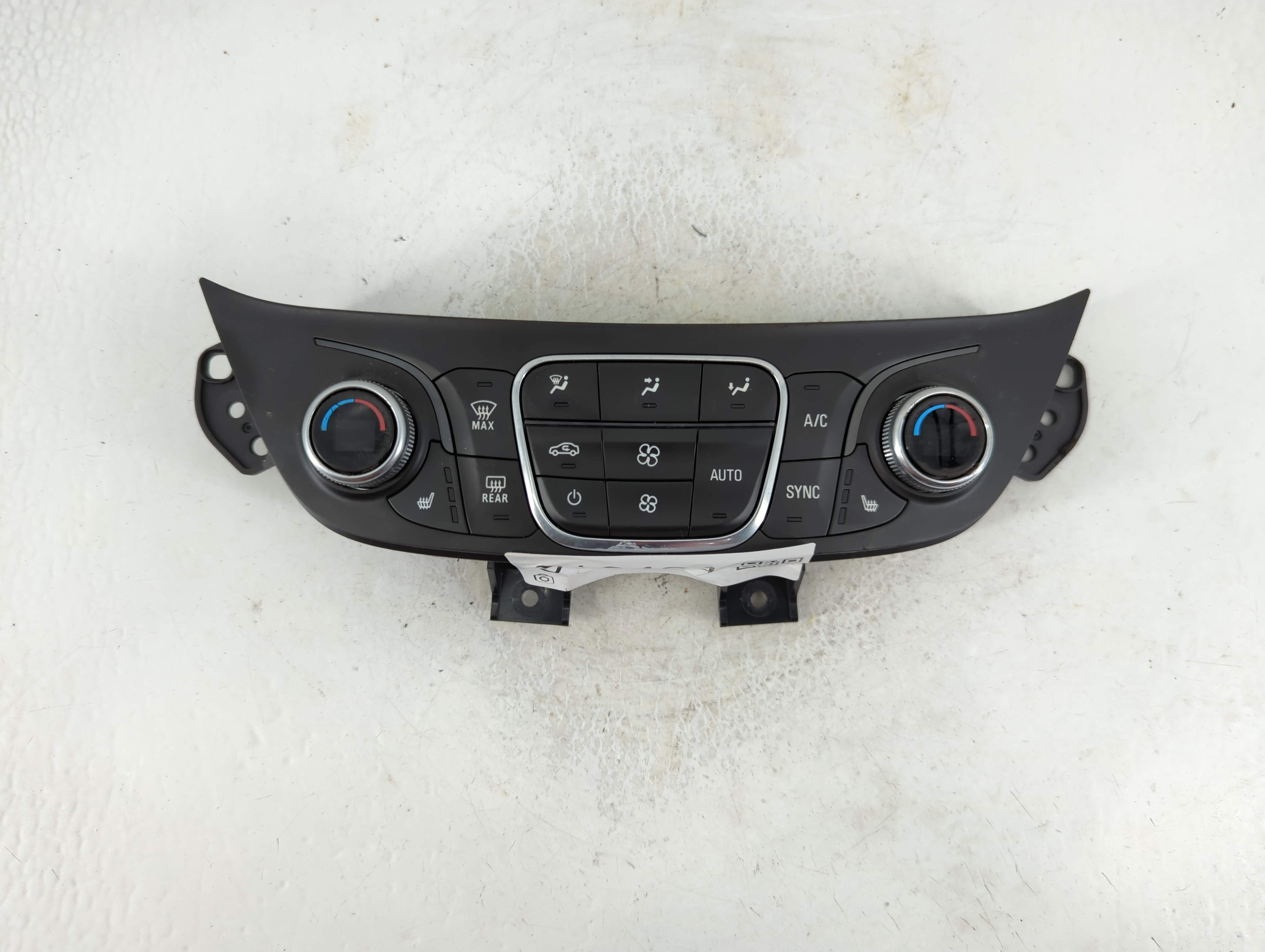 2018-2021 Chevrolet Equinox Ac Heater Climate Control 84612975 916494 - Oemusedautoparts1.com