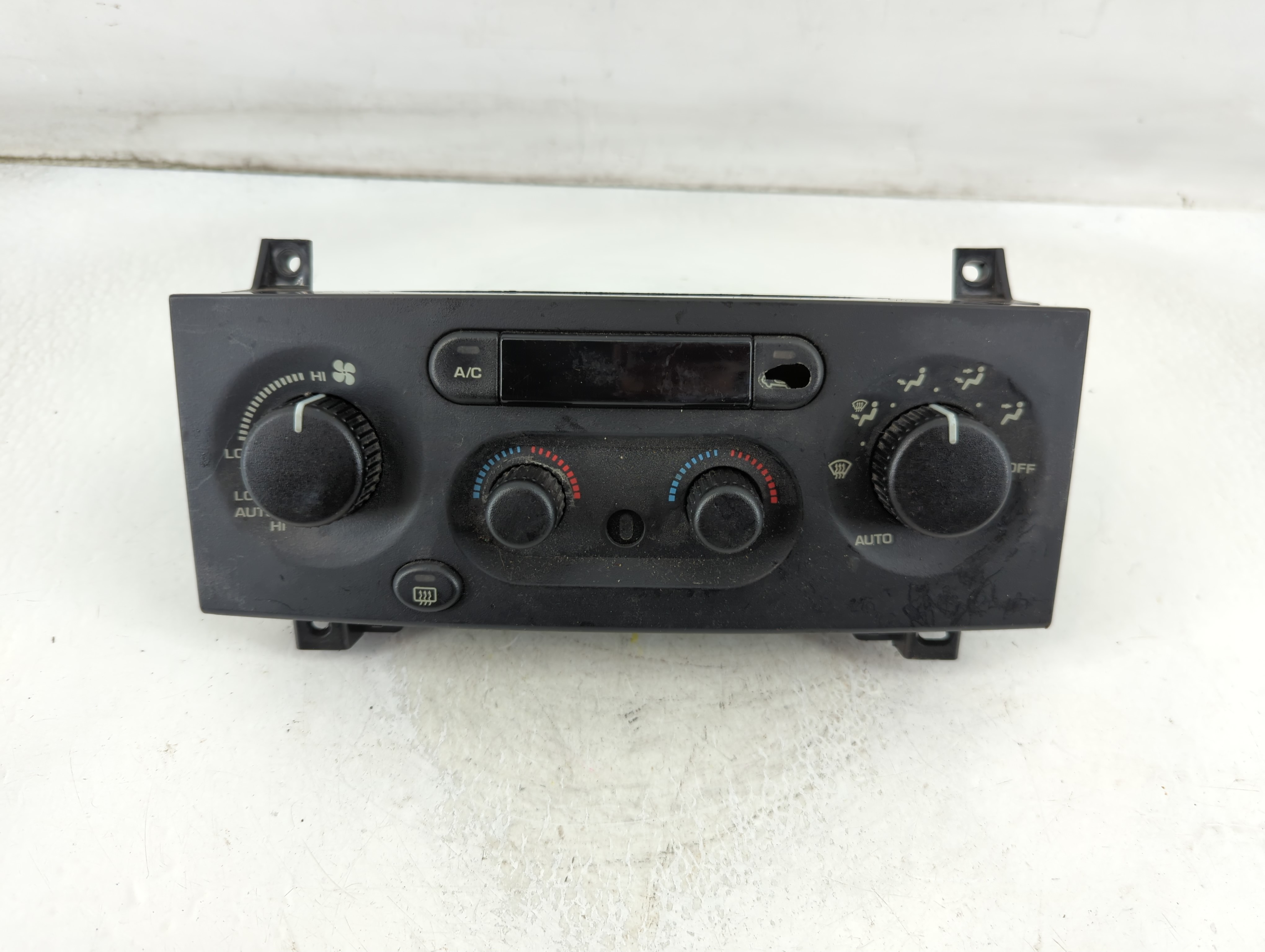 2003-2004 Jeep Grand Cherokee Ac Heater Climate Control P55116885ab 916554 - Oemusedautoparts1.com
