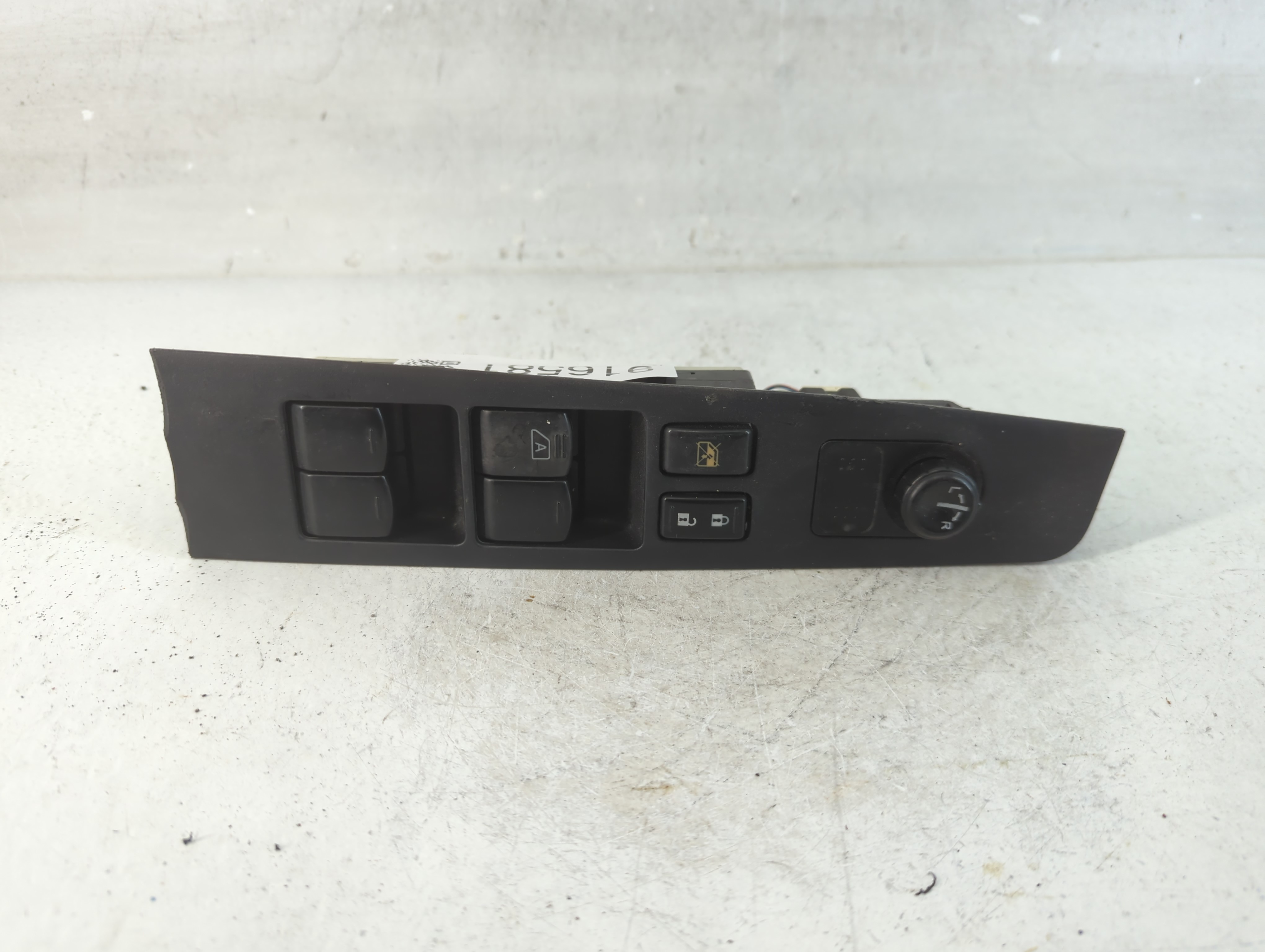 2007-2007 Nissan Sentra Driver Left Door Master Power Window Switch 916581 - Oemusedautoparts1.com