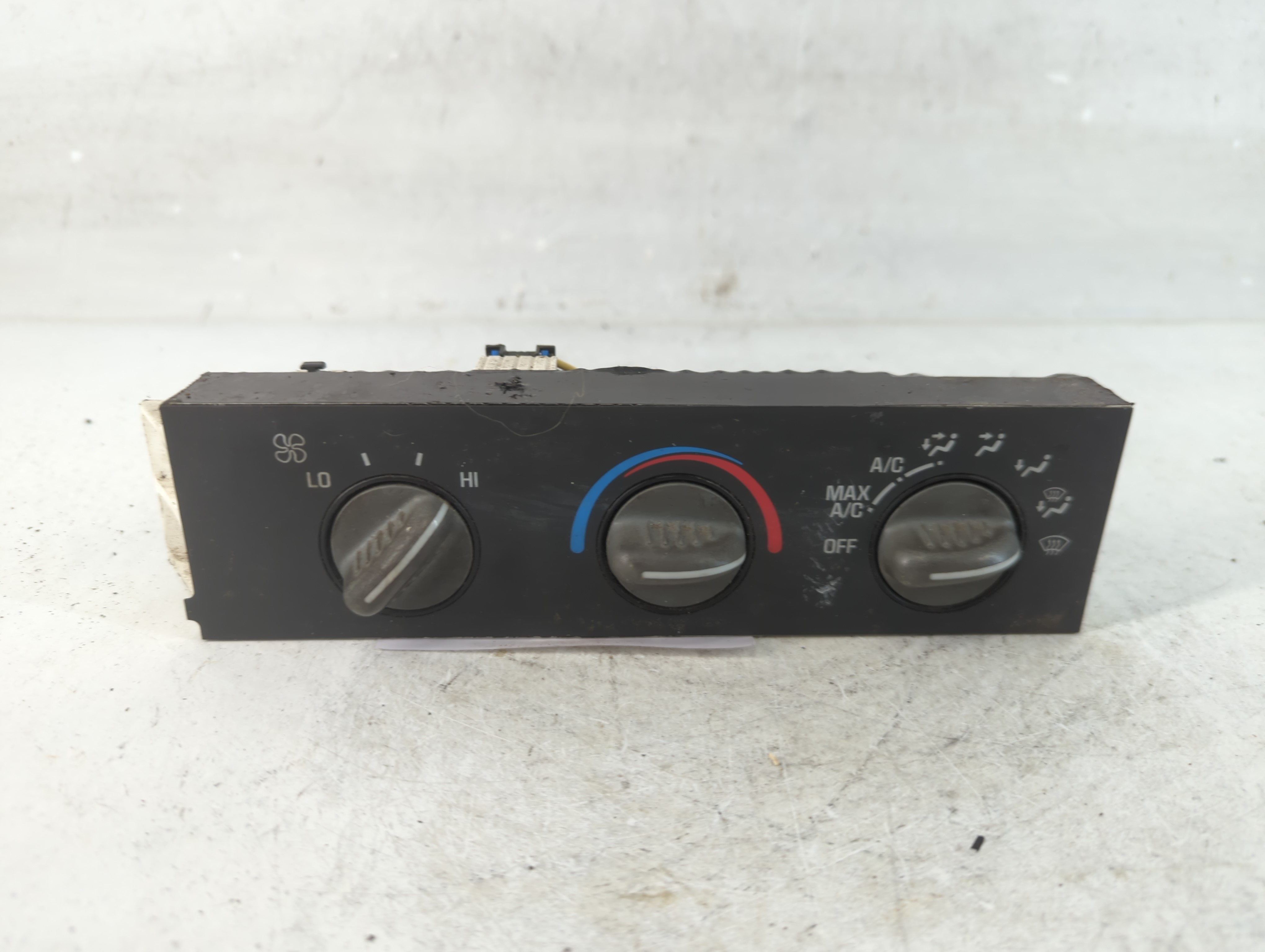 1996-2000 Chevrolet Express 2500 Ac Heater Climate Control 16238445 916621 - Oemusedautoparts1.com