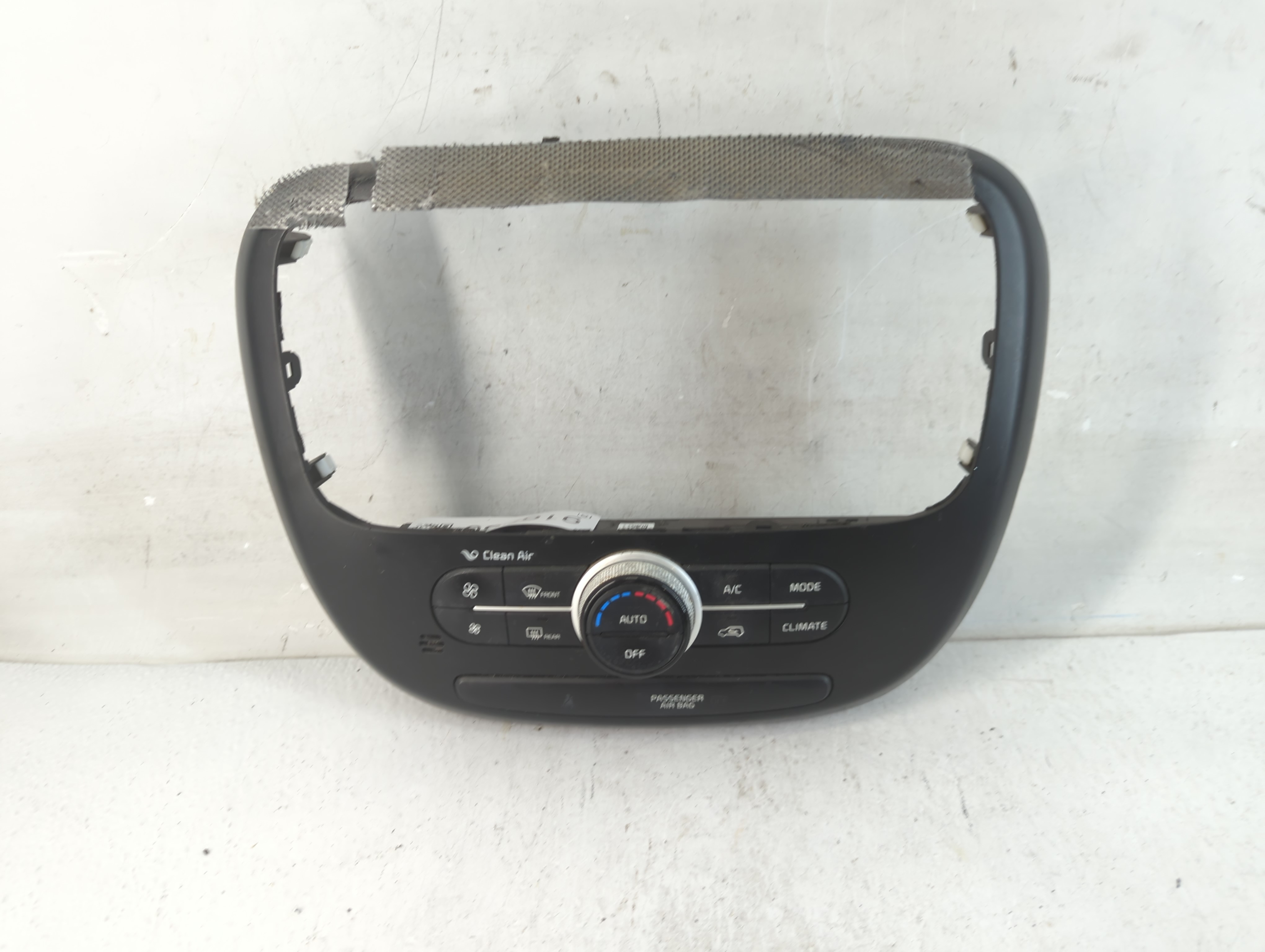 2017-2019 Kia Soul Ac Heater Climate Control 97250-b2gq1ca 916630 - Oemusedautoparts1.com