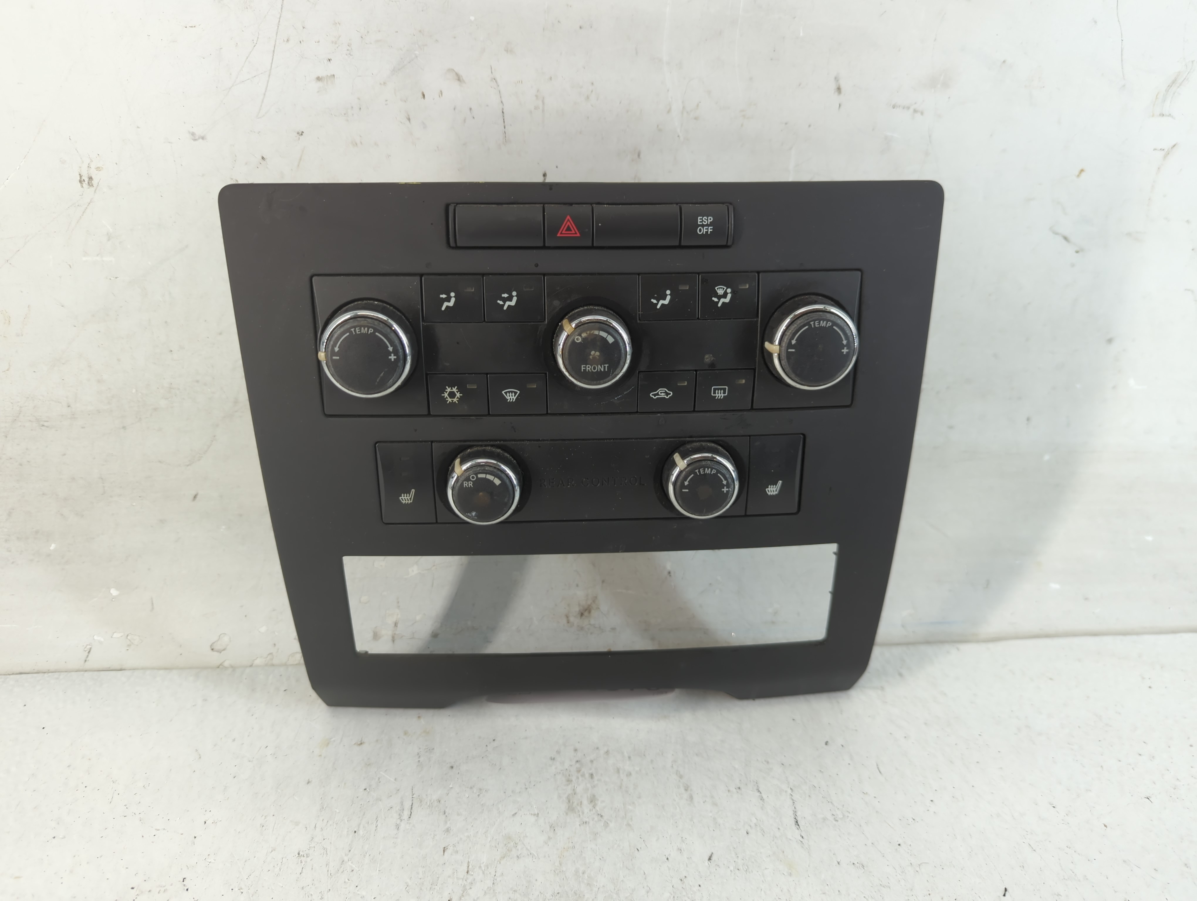 2009-2011 Volkswagen Routan Ac Heater Climate Control 55111869ae 916632 - Oemusedautoparts1.com