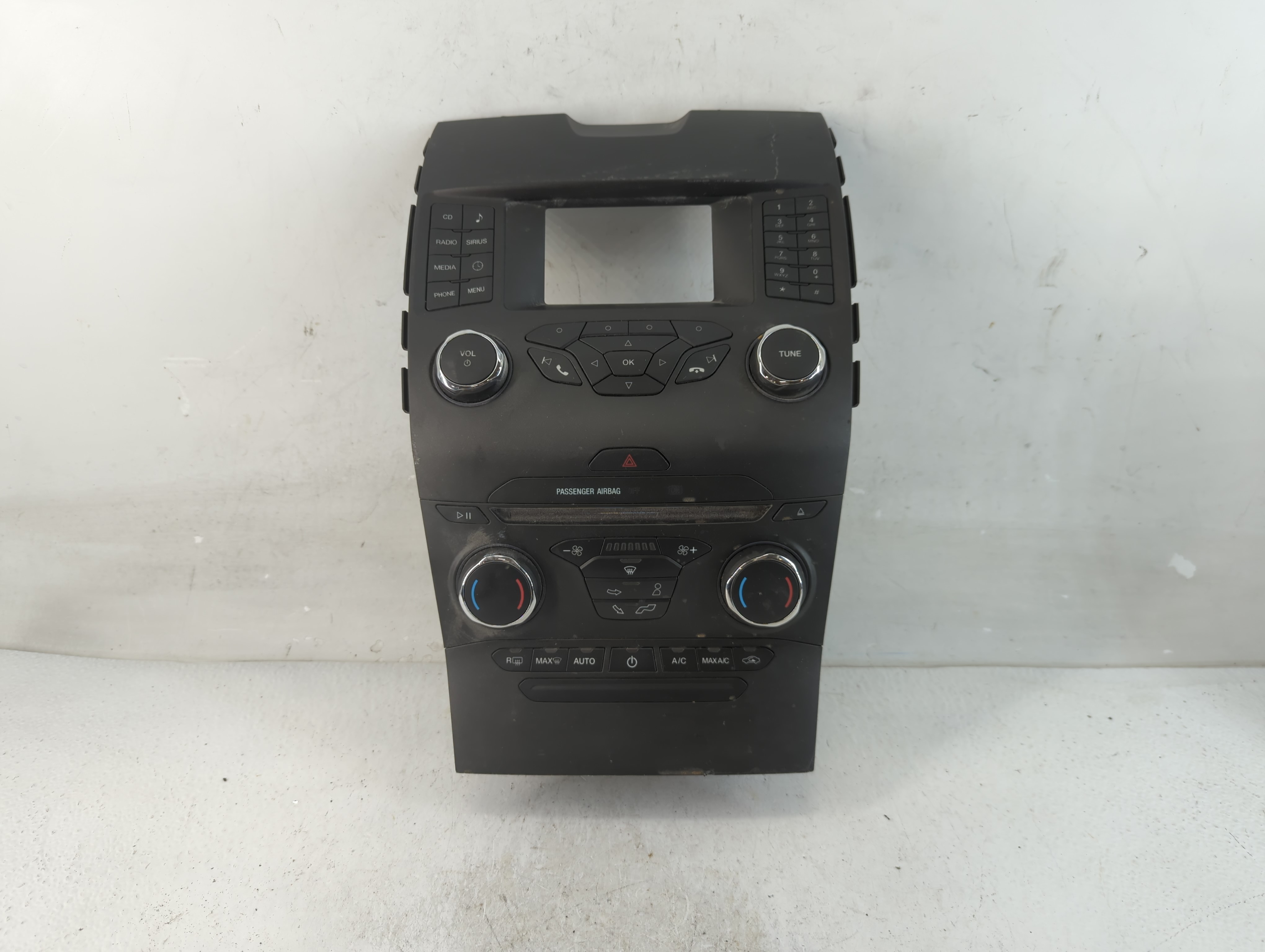2015-2018 Ford Edge Am Fm Cd Player Radio Receiver 916641 - Oemusedautoparts1.com