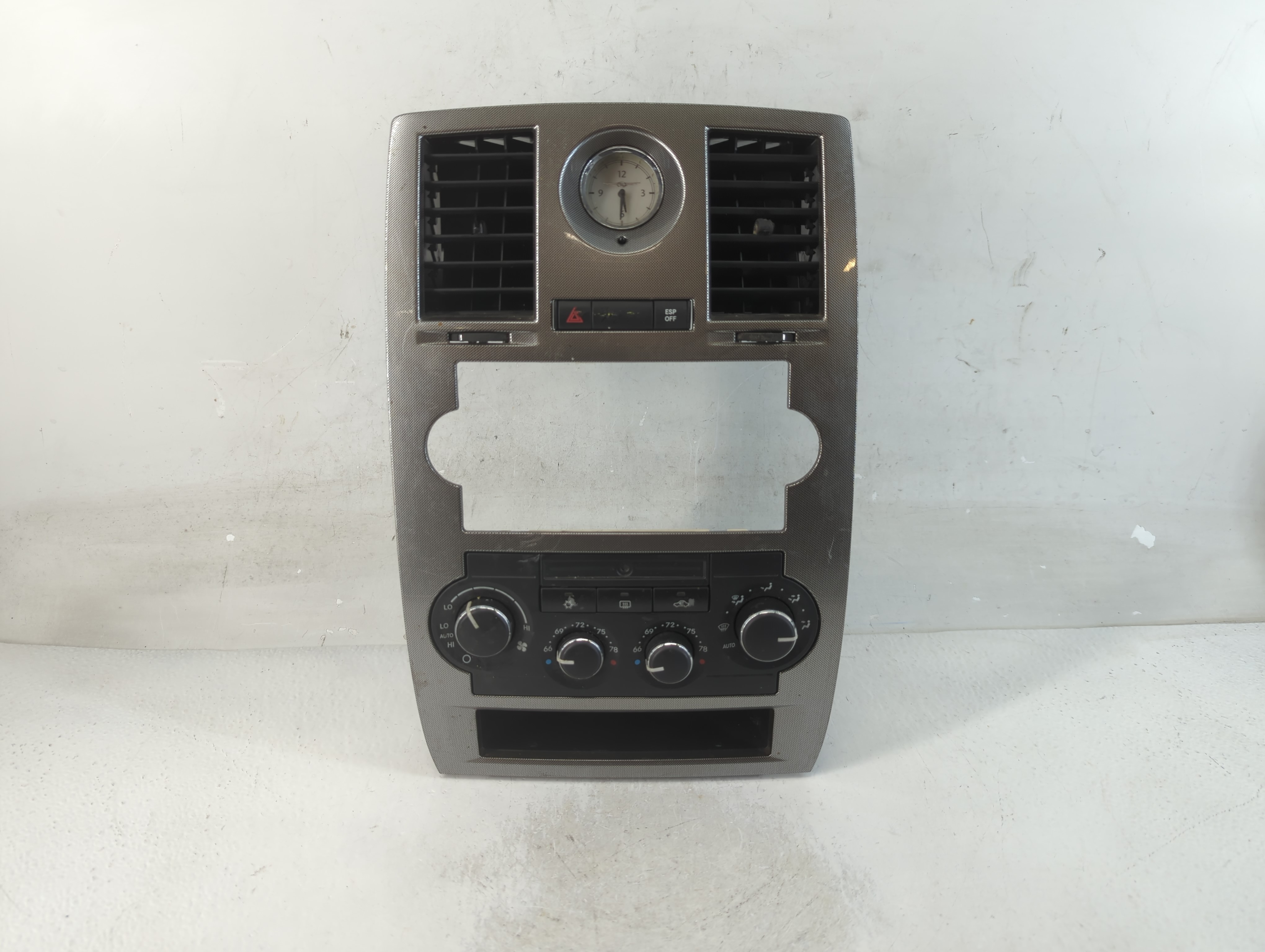 2005-2007 Chrysler 300 Ac Heater Climate Control P04596495ai 916646 - Oemusedautoparts1.com