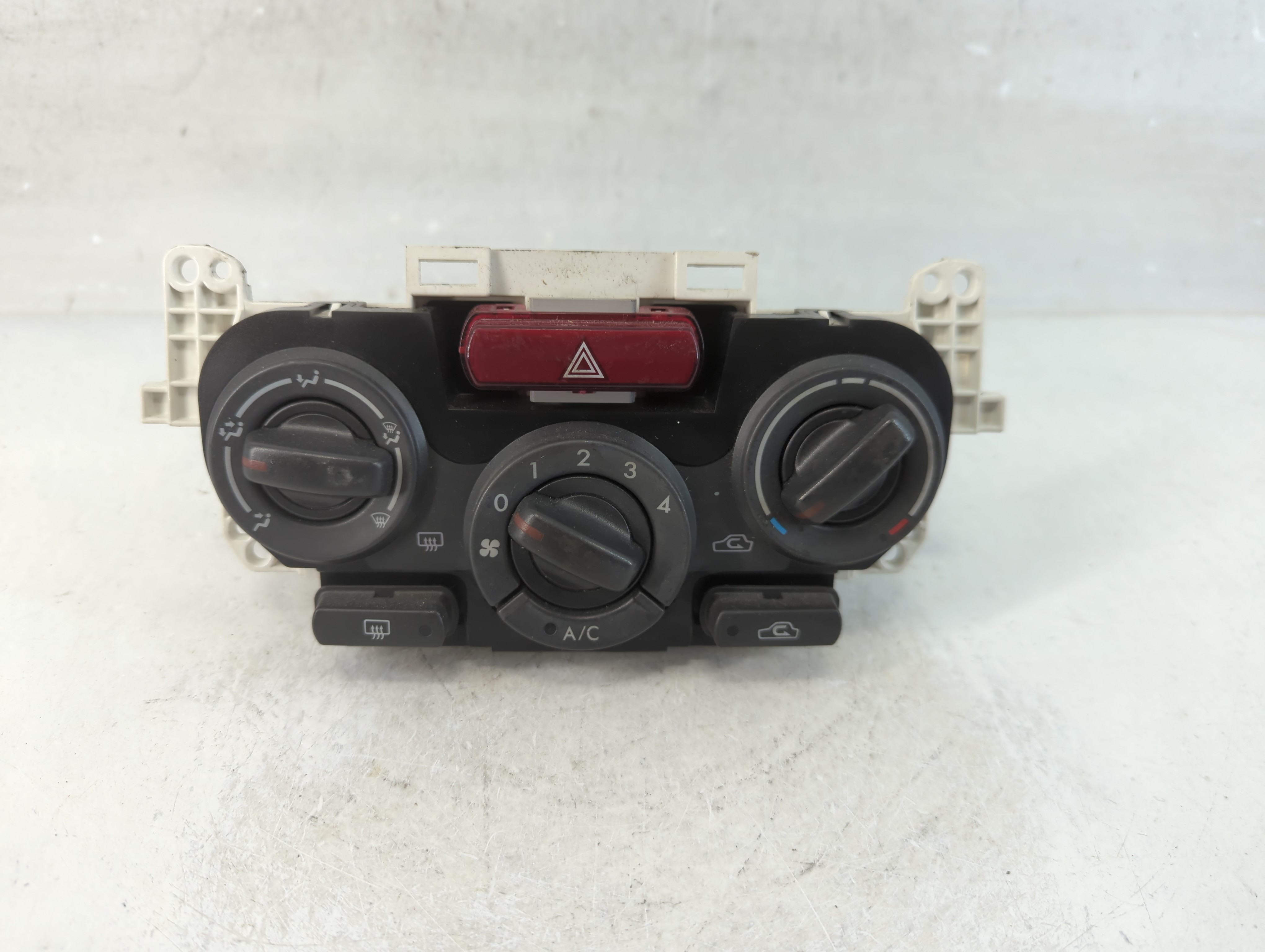 2011 Subaru Forester Ac Heater Climate Control 5027032504 916659 - Oemusedautoparts1.com