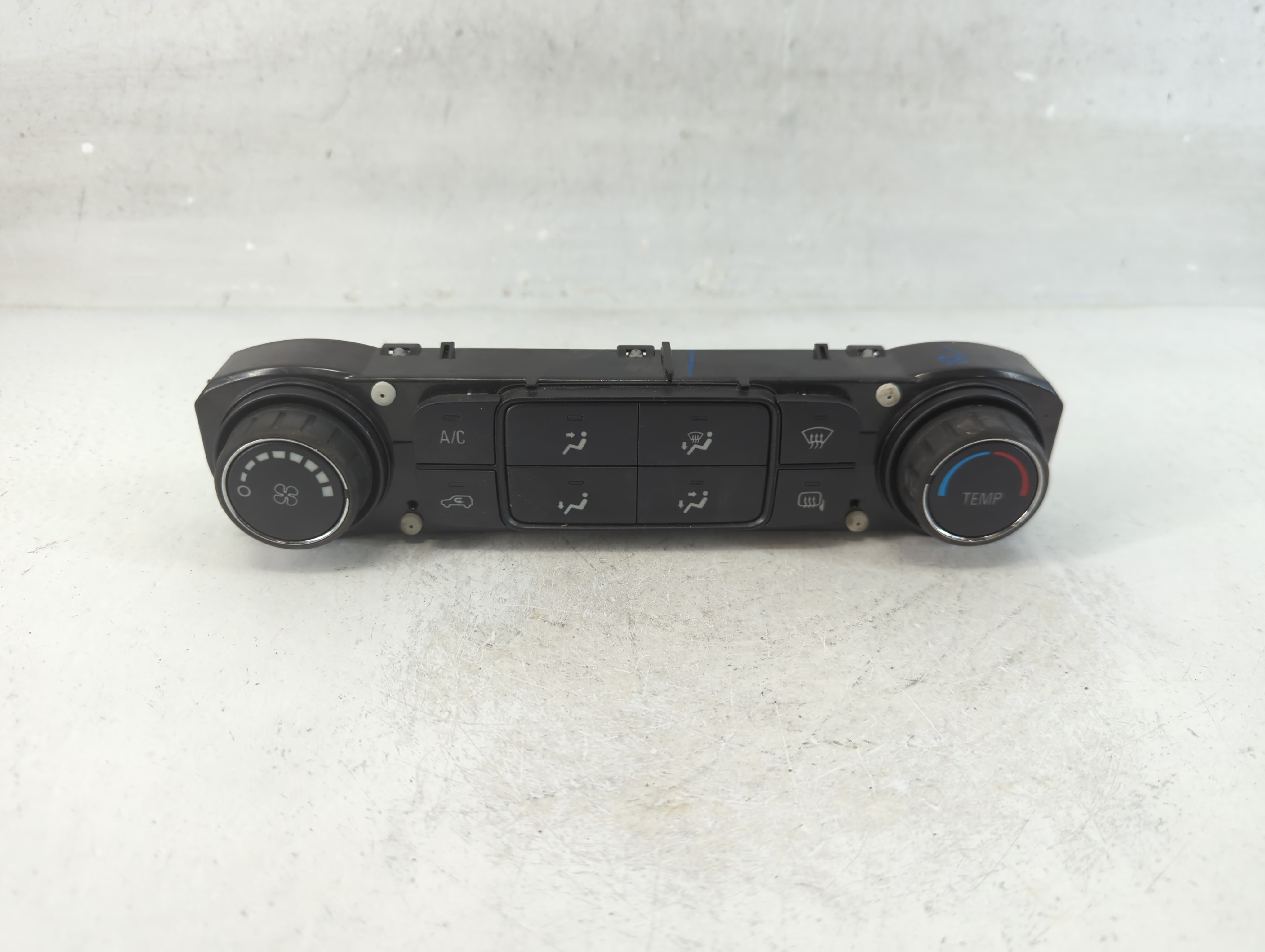 2014-2019 Chevrolet Silverado 1500 Ac Heater Climate Control 84164475 916663 - Oemusedautoparts1.com