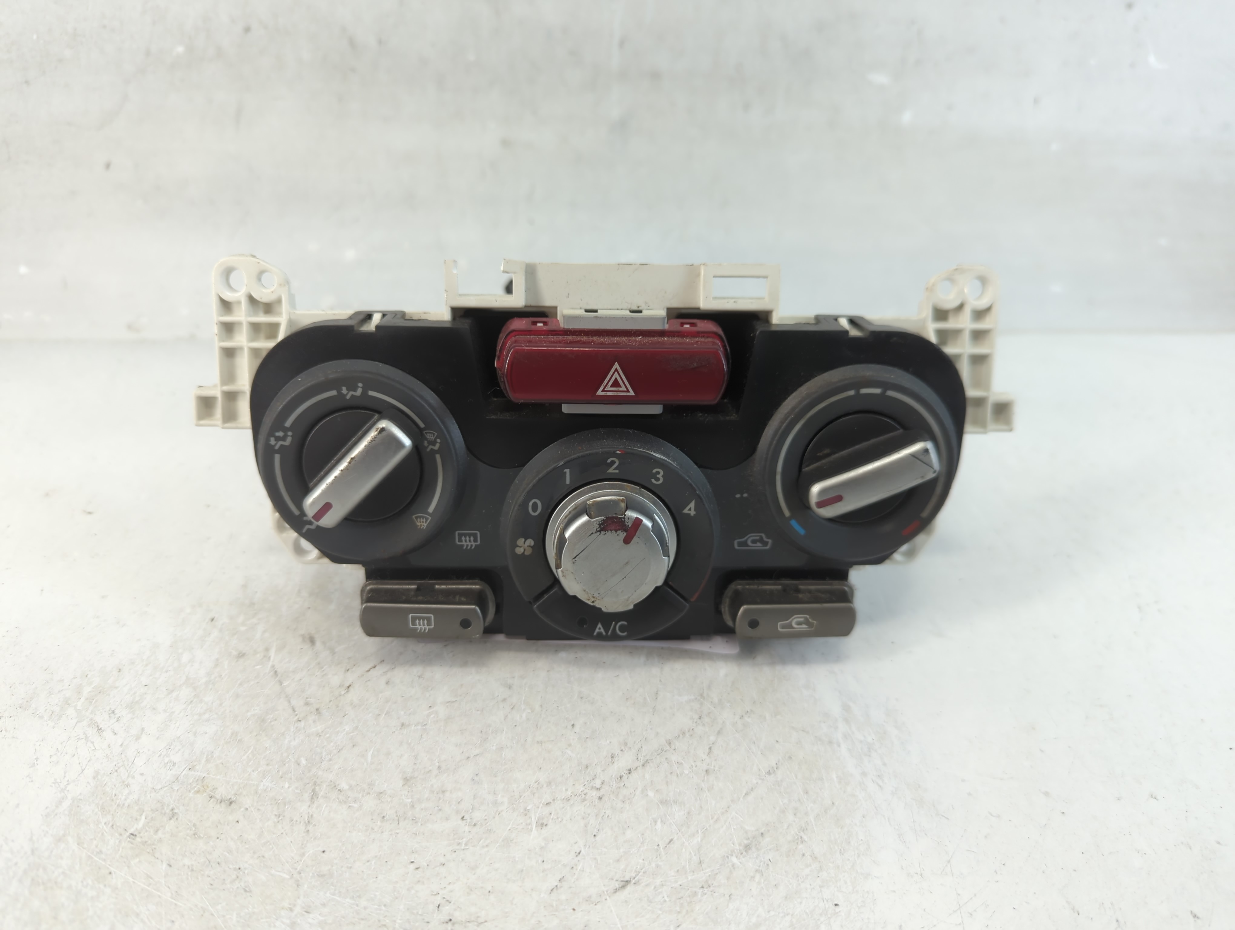 2012 Subaru Forester Ac Heater Climate Control 72311sc050 916668 - Oemusedautoparts1.com