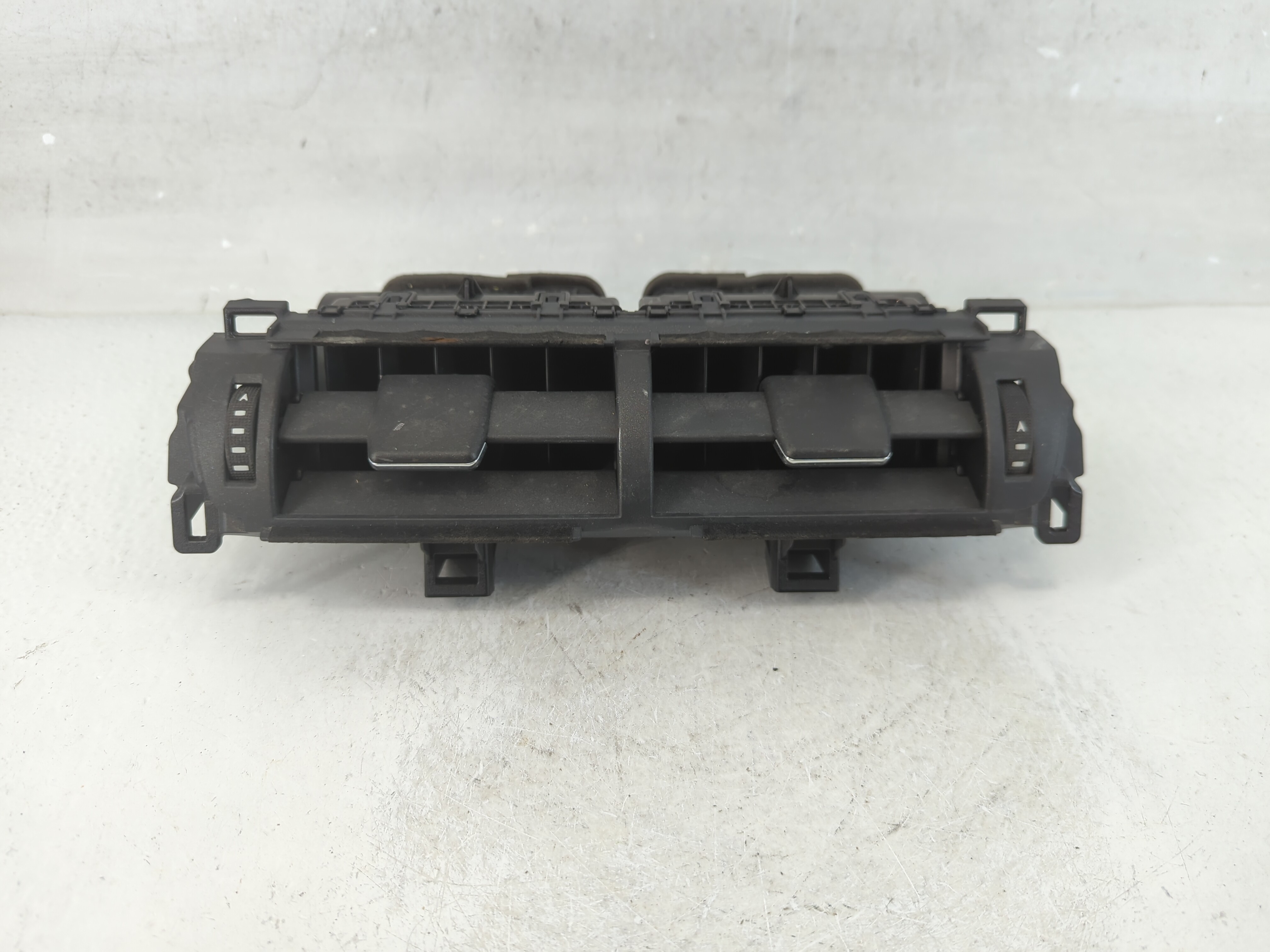 2020-2021 Lexus Nx300 Ac Heater Climate Control Gn711-76690 916674 - Oemusedautoparts1.com
