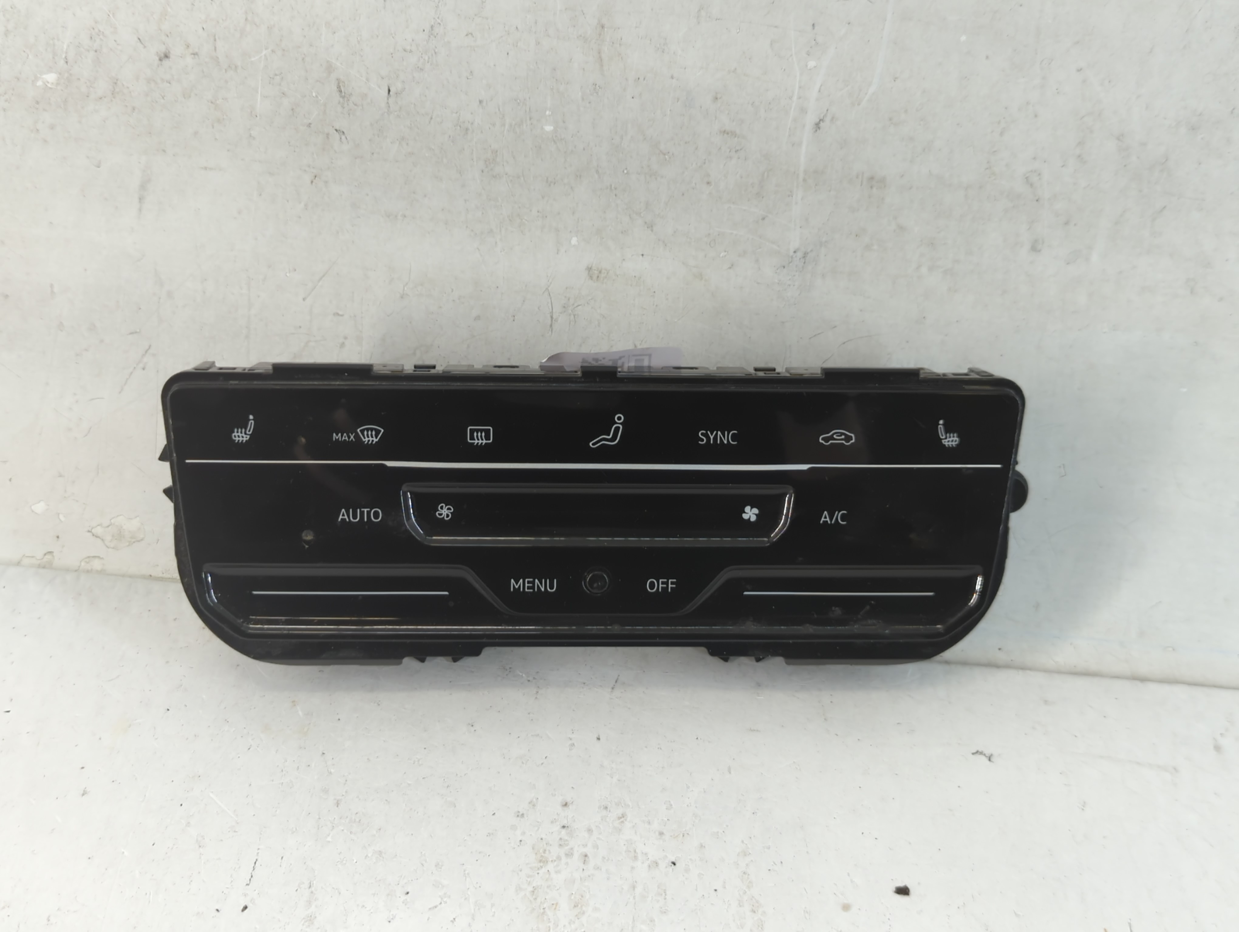 2022-2022 Volkswagen Tiguan Ac Heater Climate Control Temperature Oem 916680 - Oemusedautoparts1.com