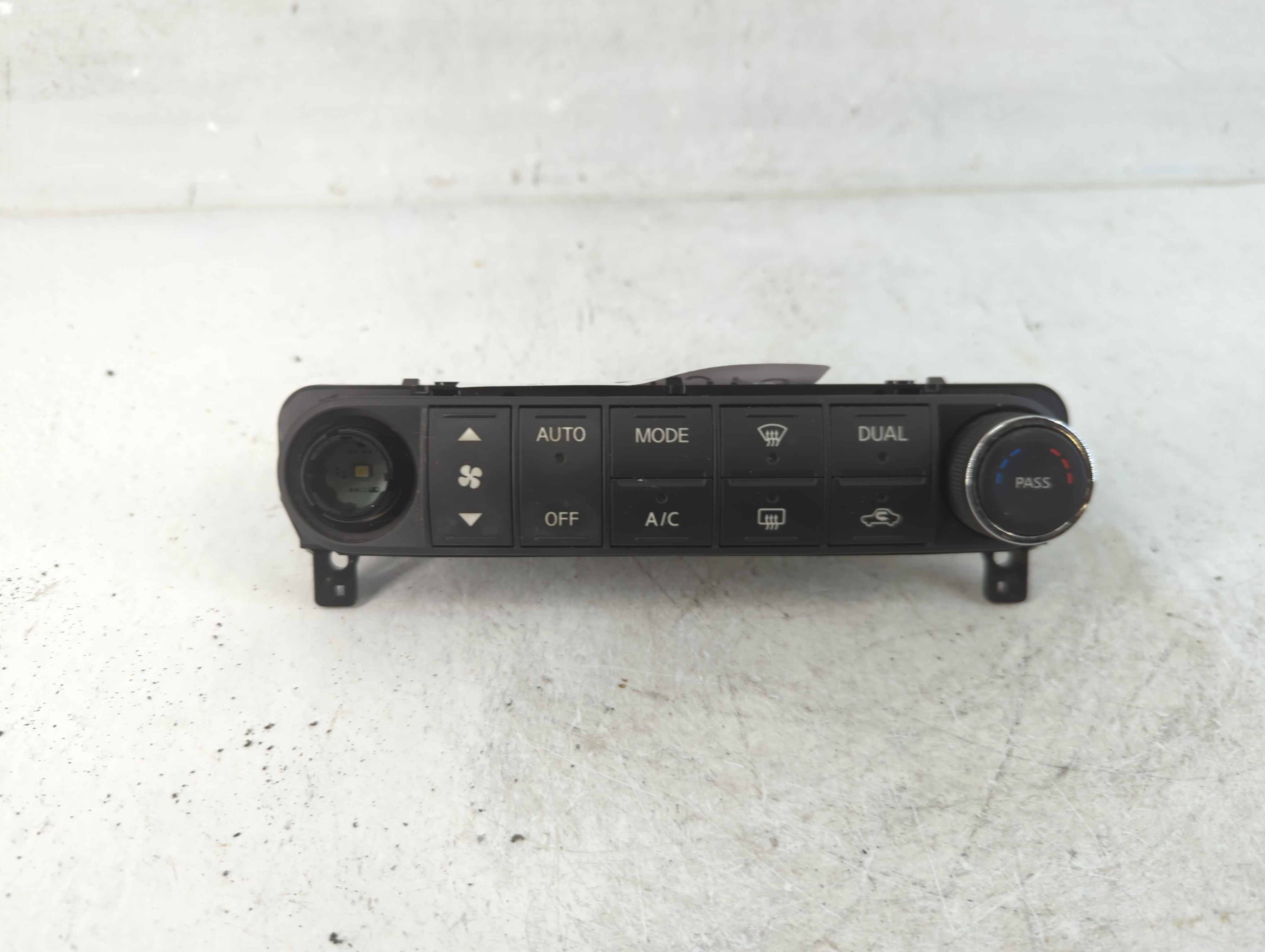 2007-2008 Nissan Maxima Ac Heater Climate Control 27500 Zk30a 916727 - Oemusedautoparts1.com