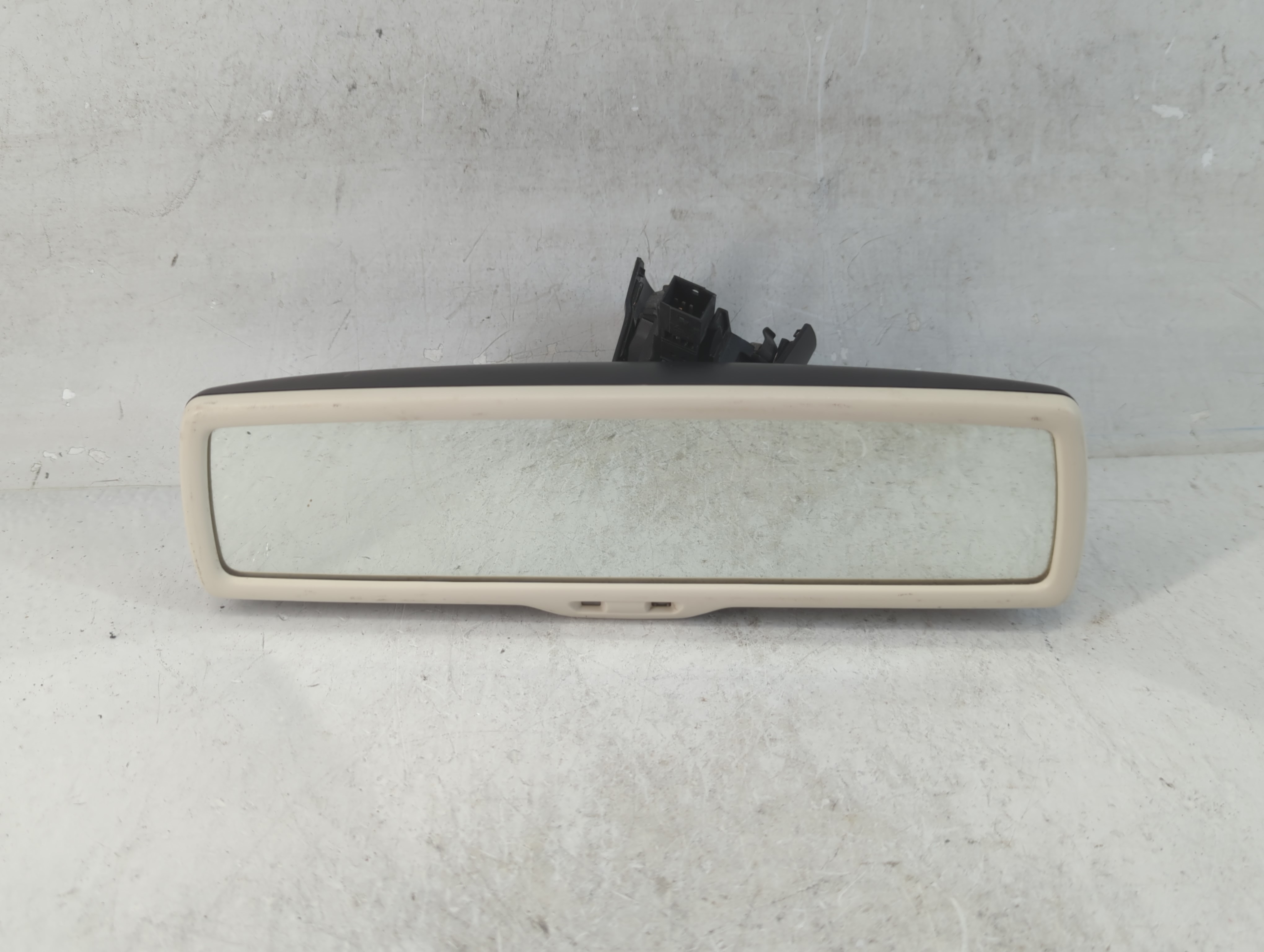 2013-2017 Volkswagen Cc Interior Rear View Mirror Oem 916810 - Oemusedautoparts1.com