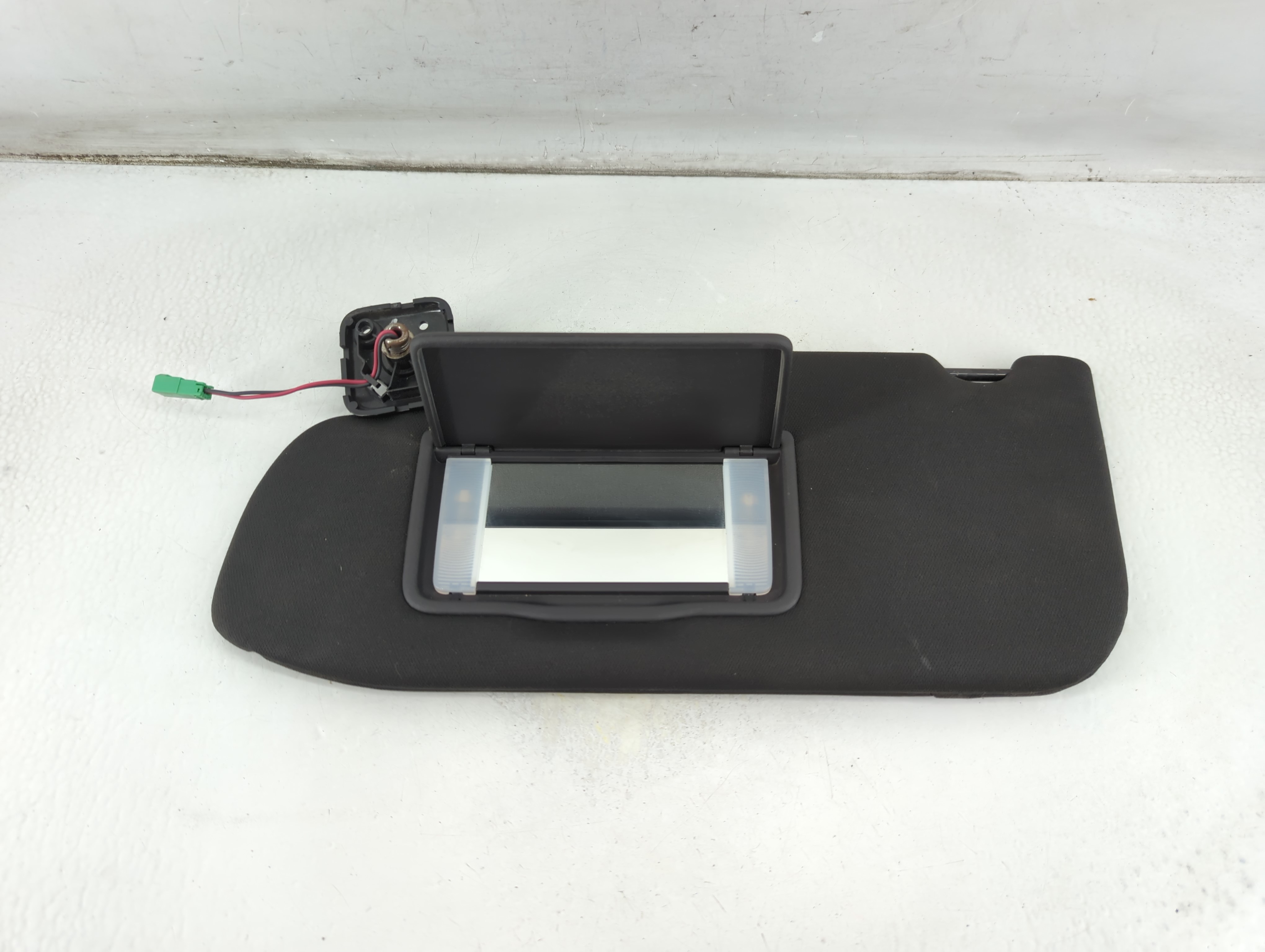 2013-2019 Ford Taurus Driver Sun Visor Mirror Left Sunvisor Black 916926 - Oemusedautoparts1.com