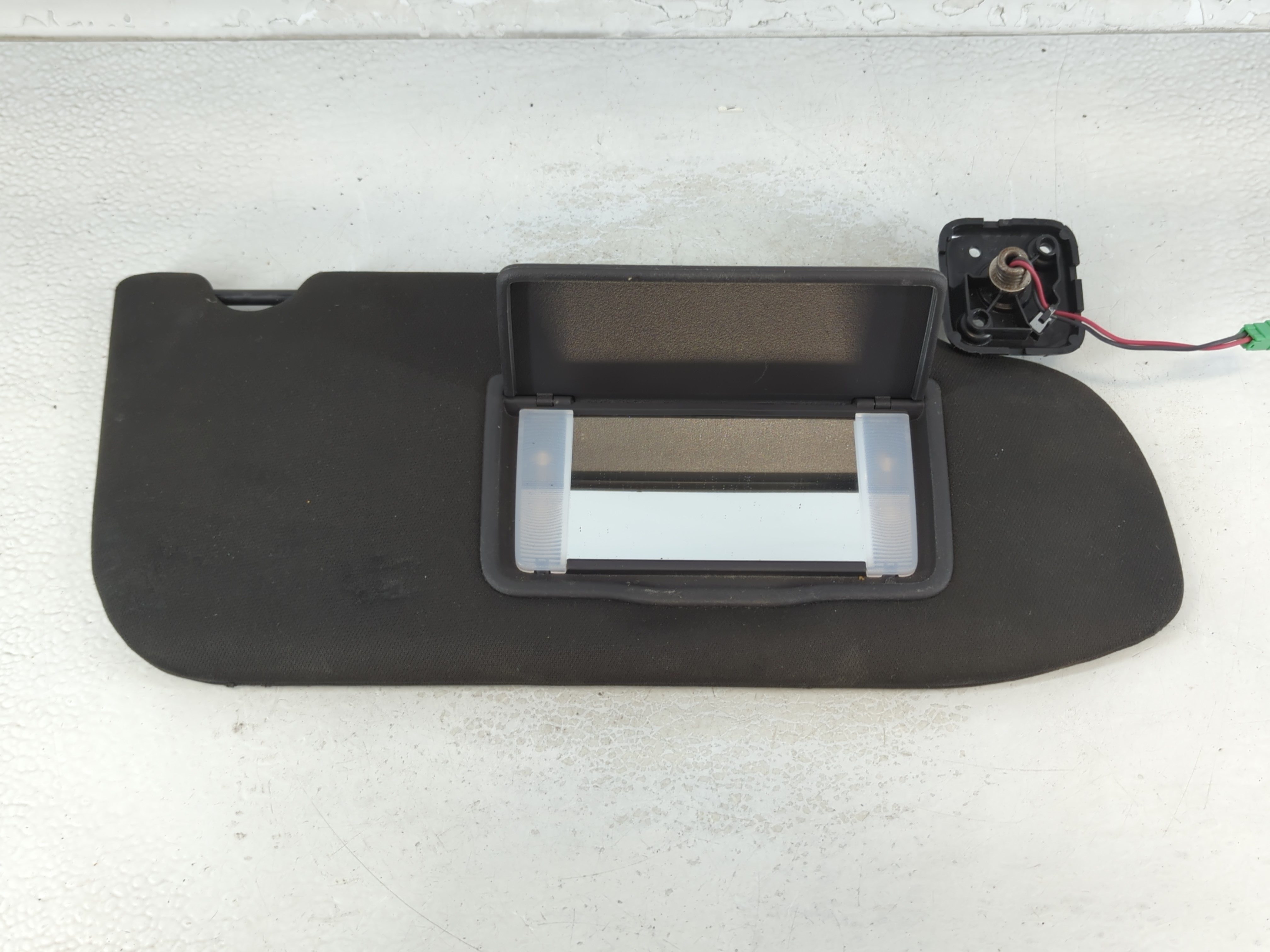 2013-2019 Ford Taurus Passenger Sun Visor Mirror Right Sunvisor Black 916927 - Oemusedautoparts1.com
