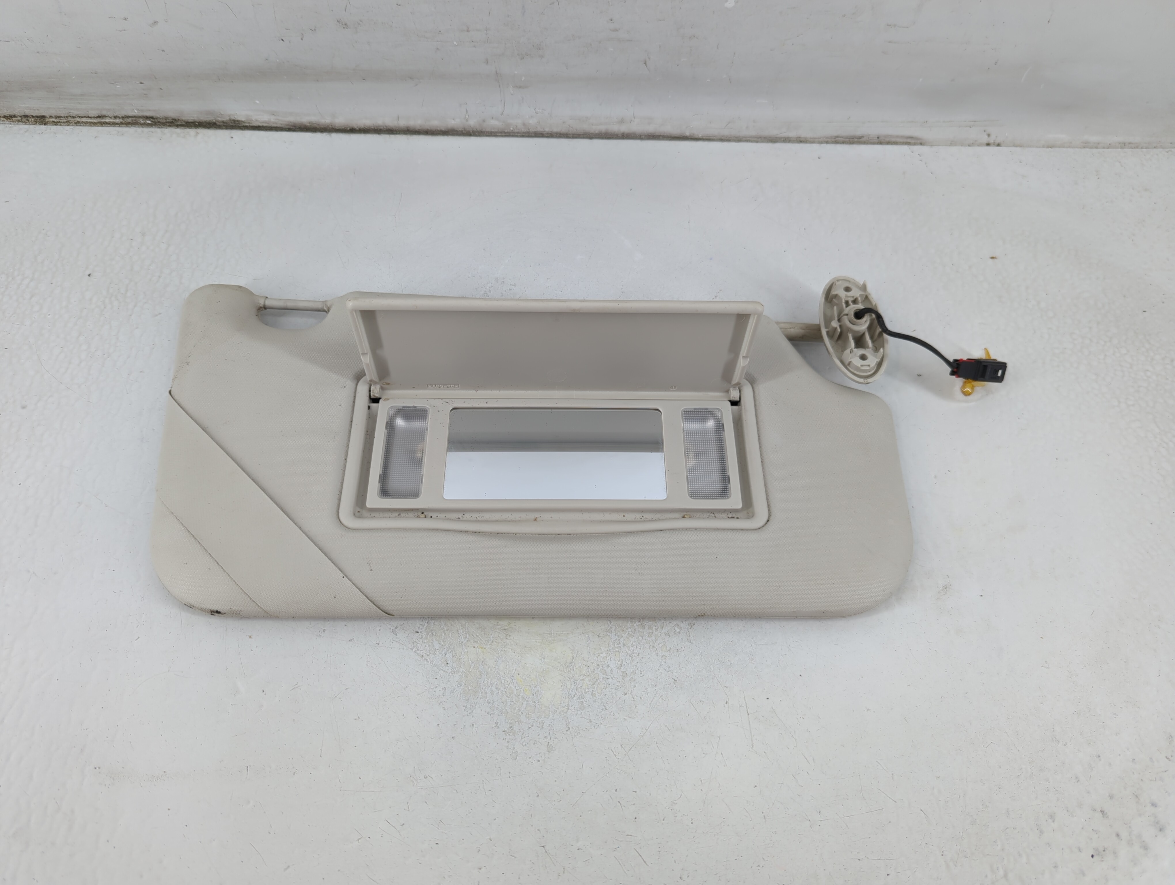 Picture of 2013-2018 Ford Focus Driver Sun Visor Mirror Left Sunvisor Light Grey 916985