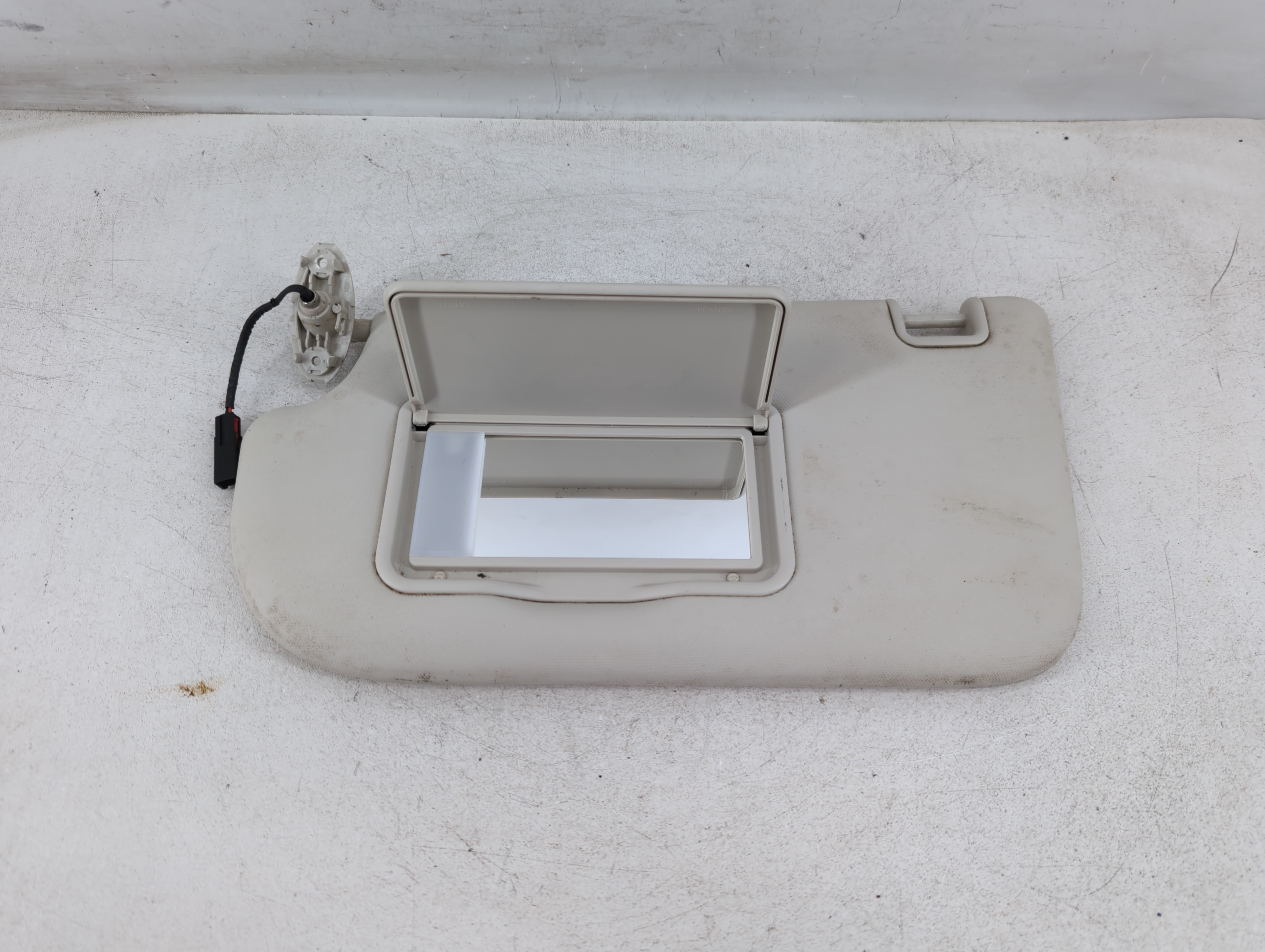 2012-2013 Ford Focus Driver Sun Visor Mirror Left Sunvisor Light Grey 917134 - Oemusedautoparts1.com