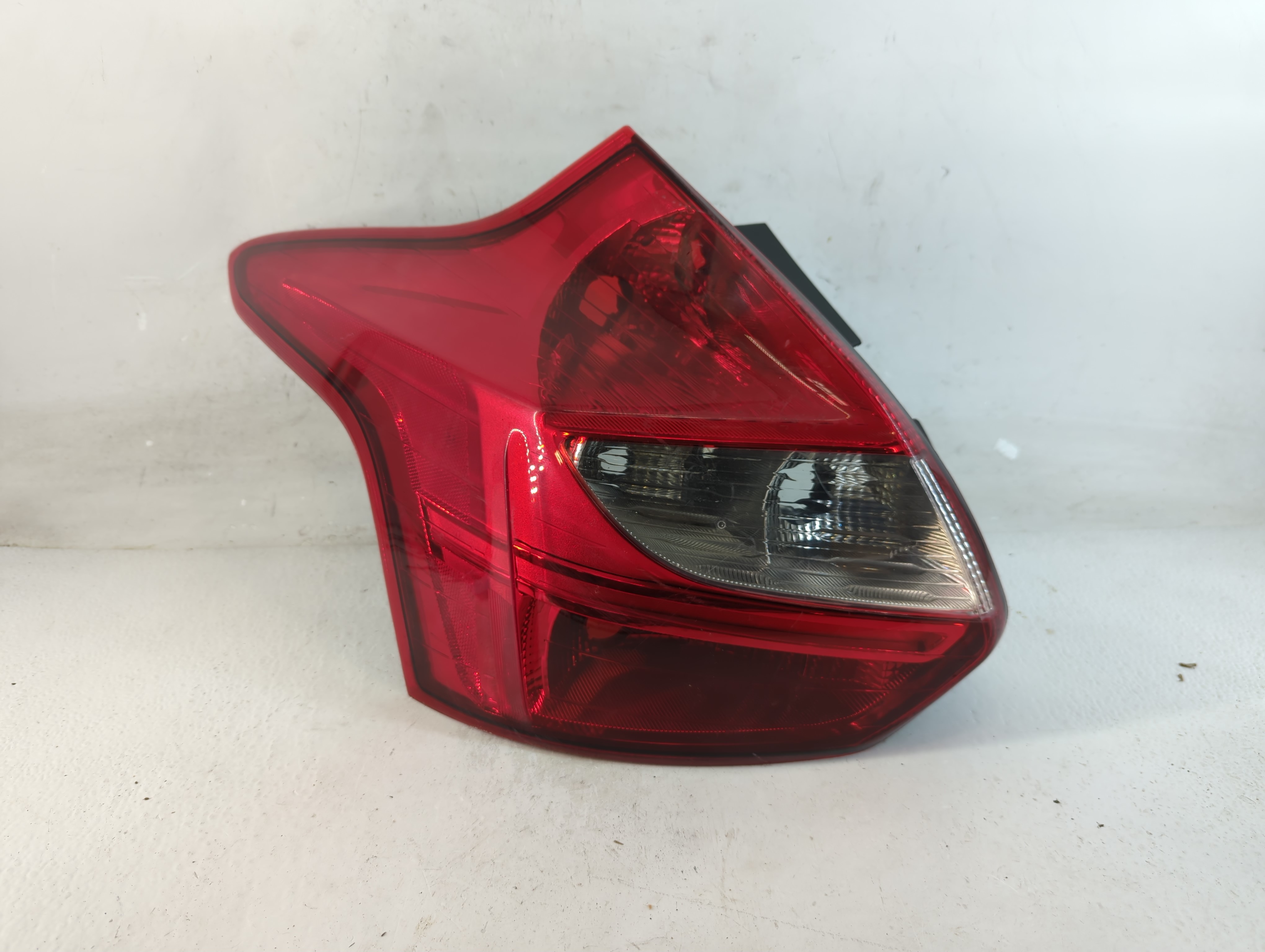 2013 Ford Focus Driver Left Side Tail Light Taillight Oem 917142 - Oemusedautoparts1.com