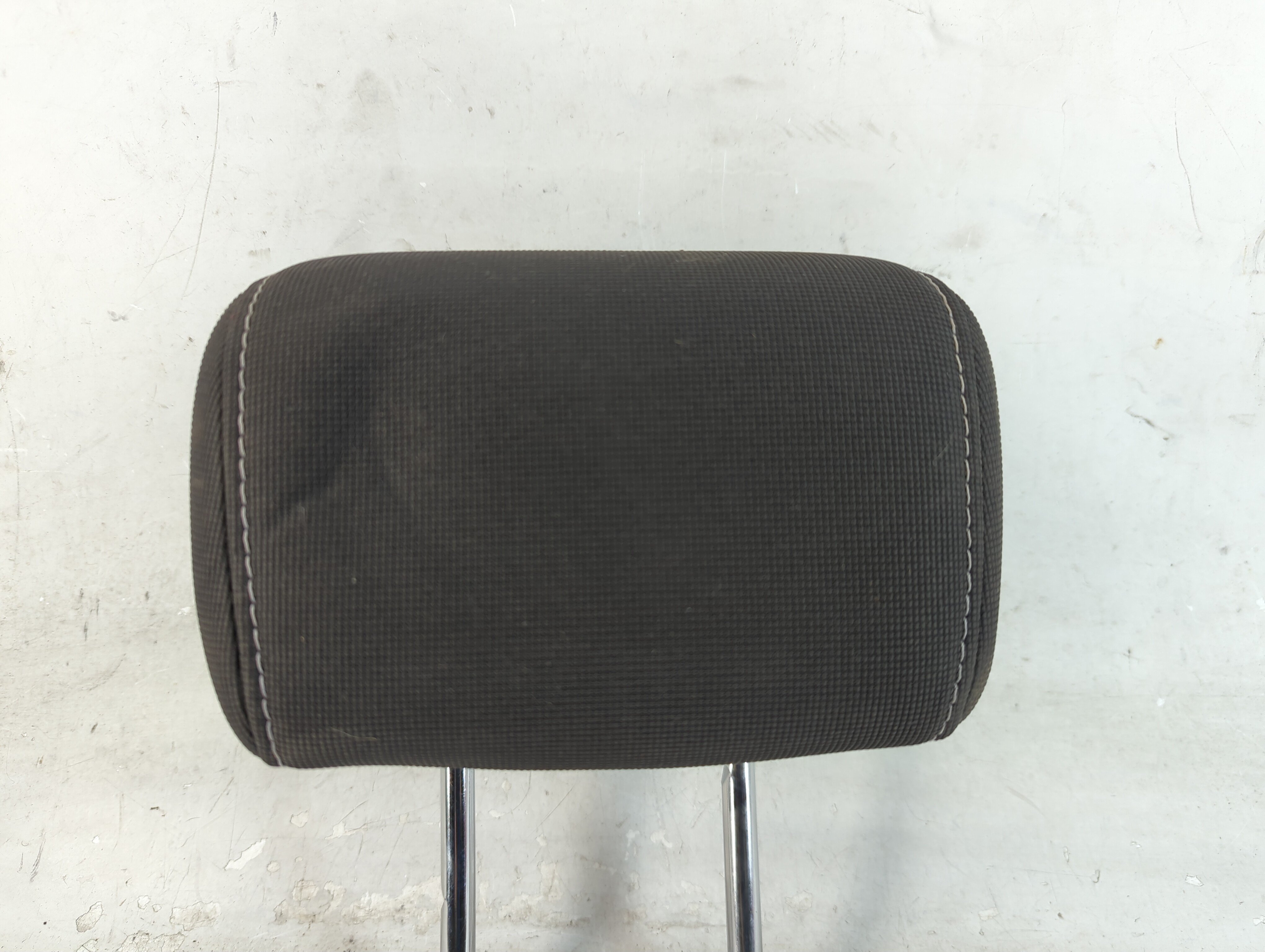 2013-2014 Ford Focus Headrest Head Rest Rear Center Seat 917147 - Oemusedautoparts1.com