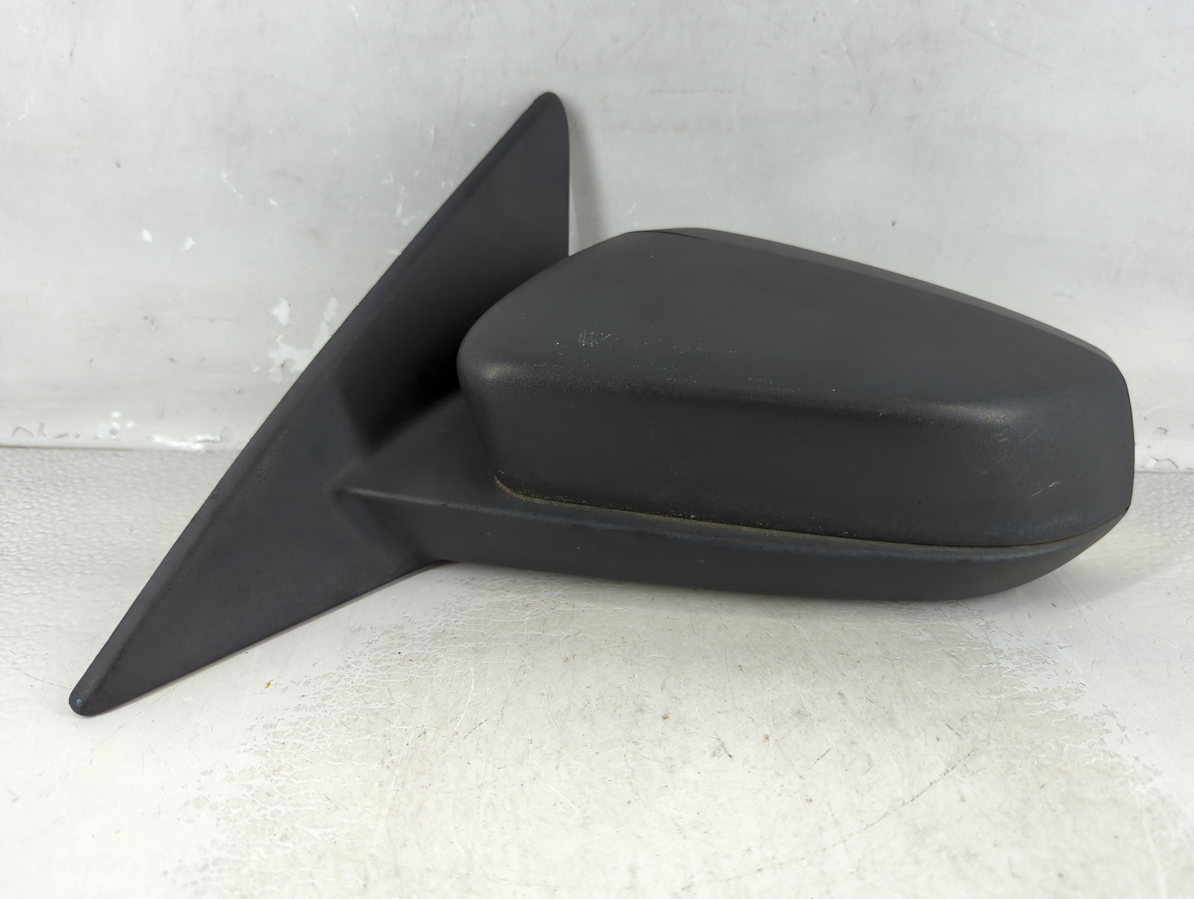 2010 Ford Mustang Driver Left Side View Manual Door Mirror Black 917247 - Oemusedautoparts1.com