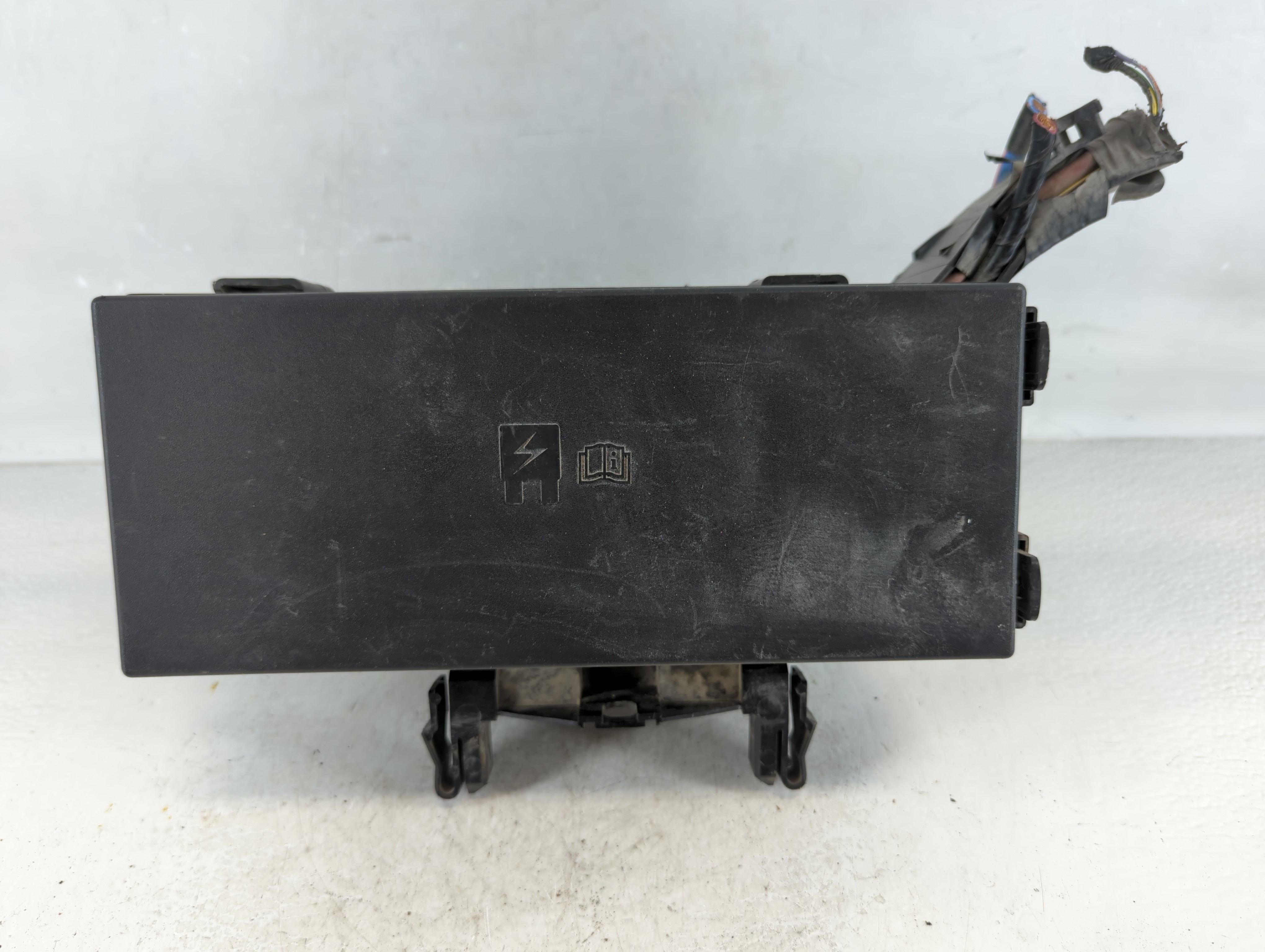 2014-2015 Ford Explorer Fusebox Fuse Box Relay Module Bt4t-14a003-aa 917341 - Oemusedautoparts1.com