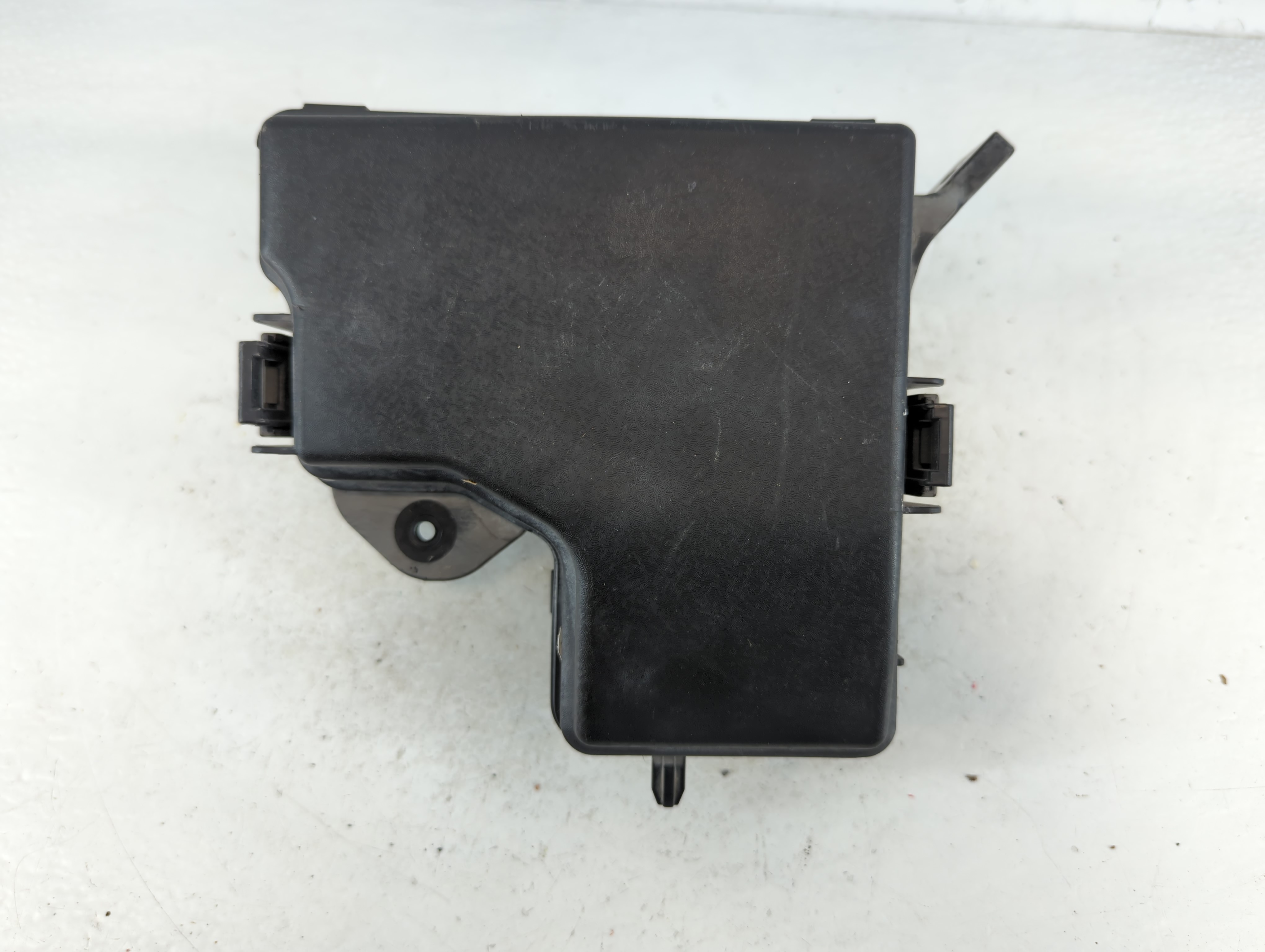Picture of 2012-2014 Hyundai Veloster Fusebox Fuse Box Relay Module 917345