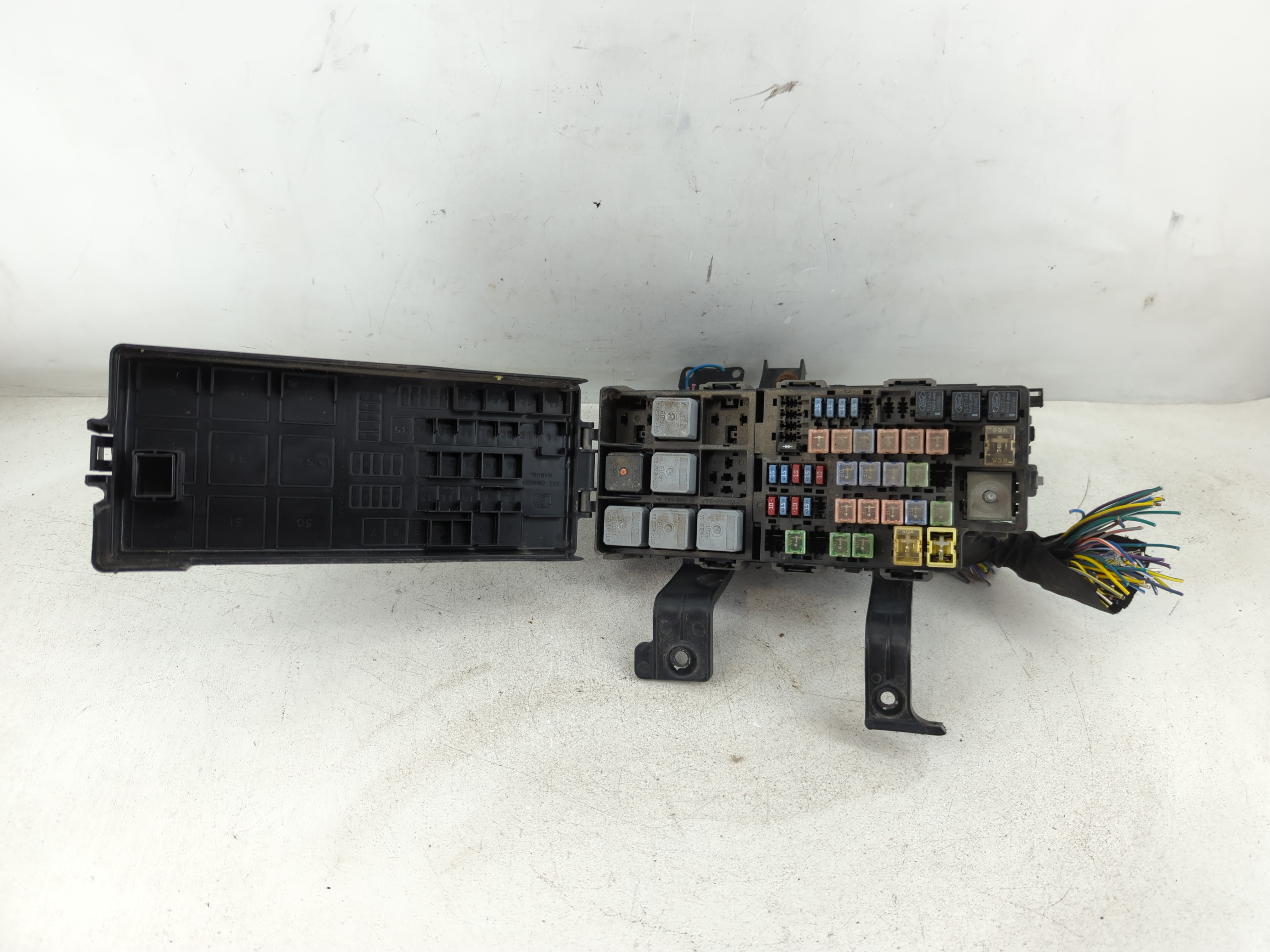 2007-2010 Lincoln Mkz Fusebox Fuse Box Relay Module 917828 - Oemusedautoparts1.com