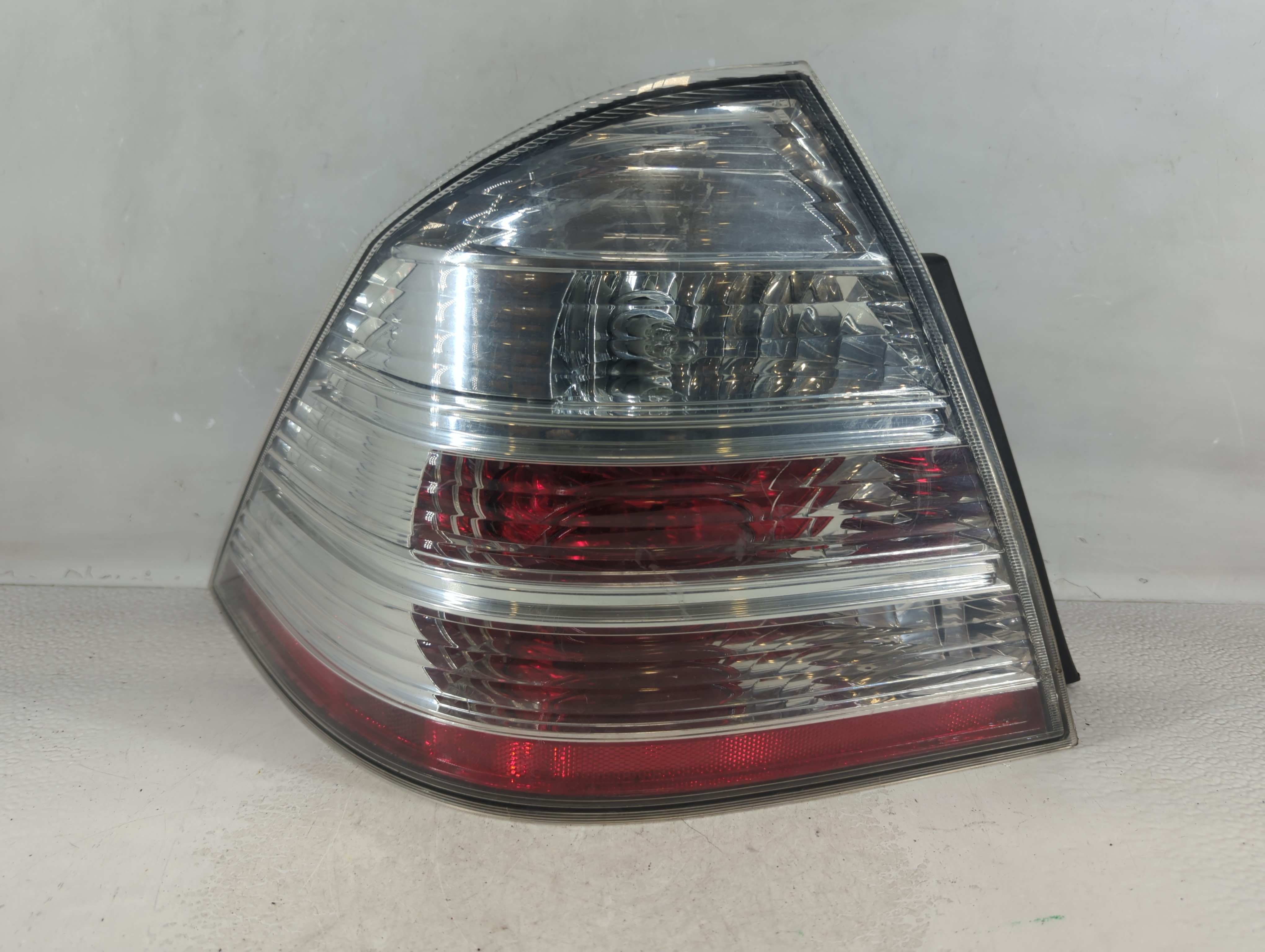 Picture of 2008-2009 Ford Taurus Driver Left Side Tail Light Taillight Oem 917933