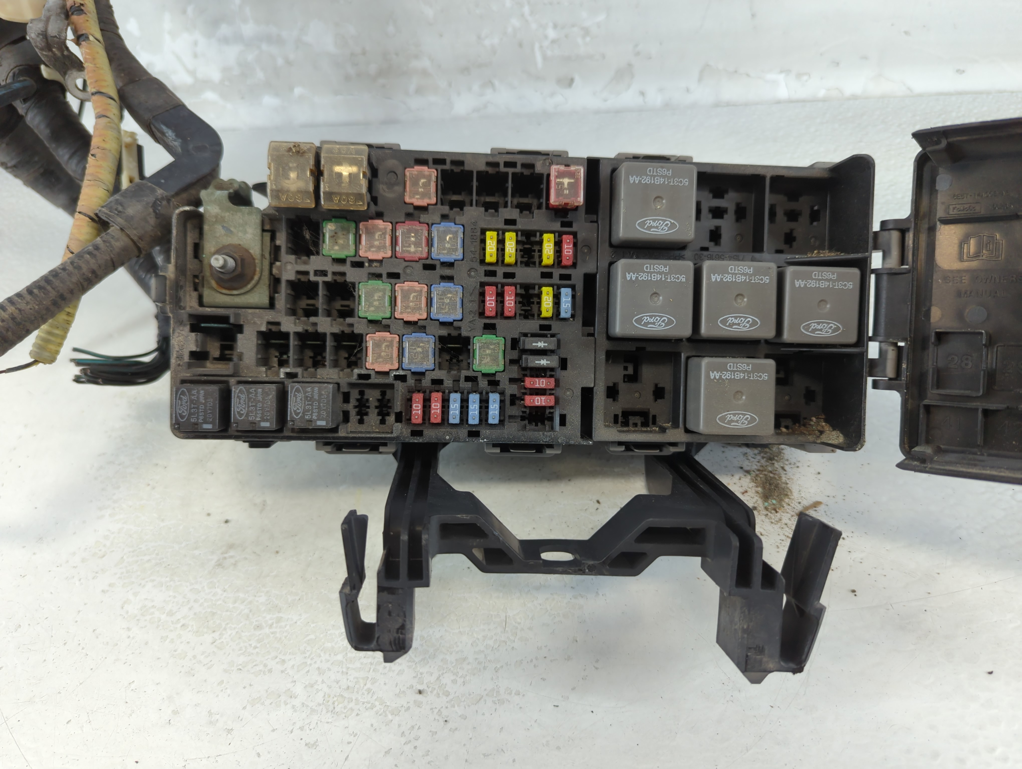 2008-2009 Ford Taurus Fusebox Fuse Box Relay Module 917961 - Oemusedautoparts1.com