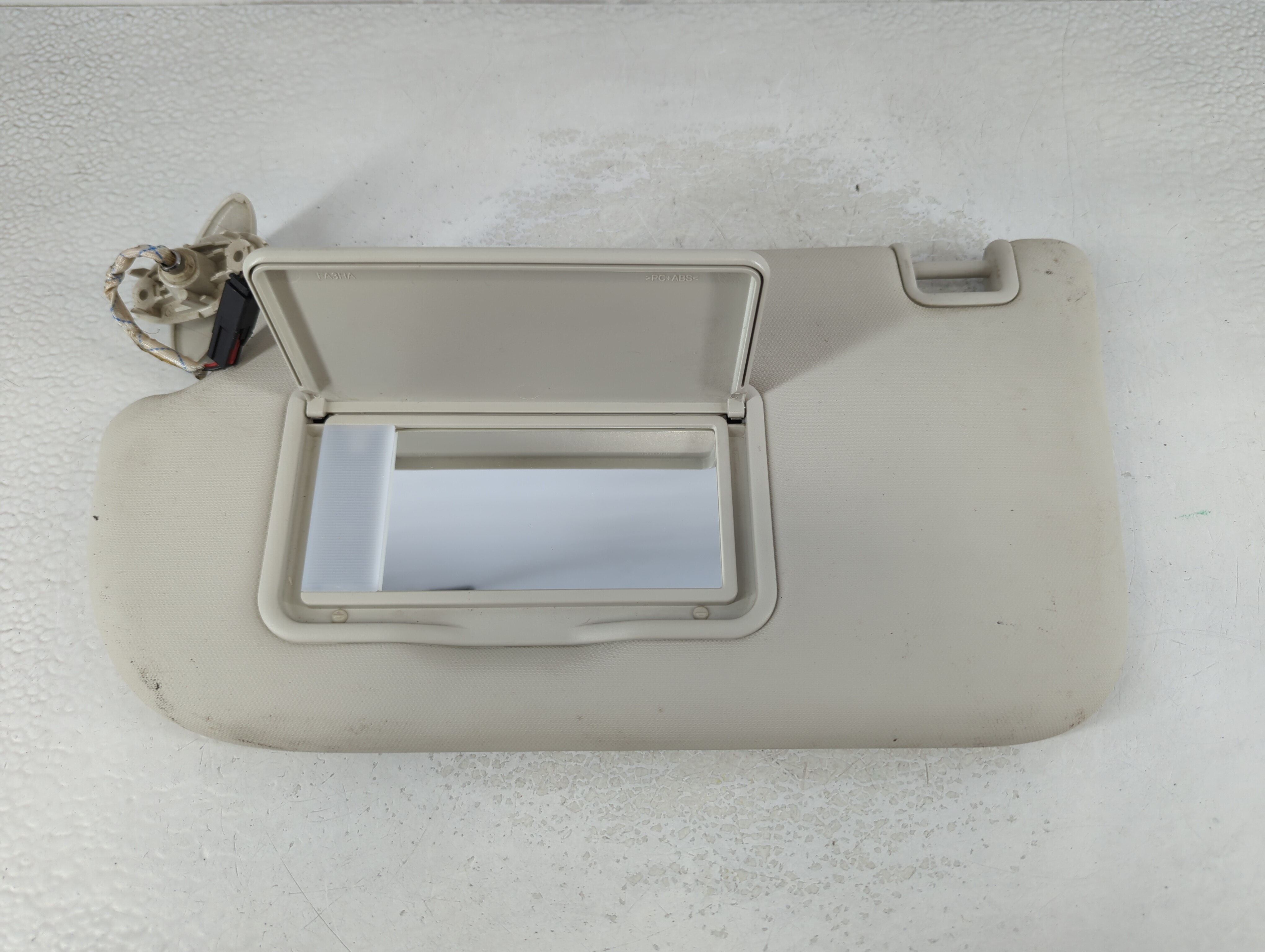 2013-2018 Ford Focus Driver Sun Visor Mirror Left Sunvisor Grey 918026 - Oemusedautoparts1.com