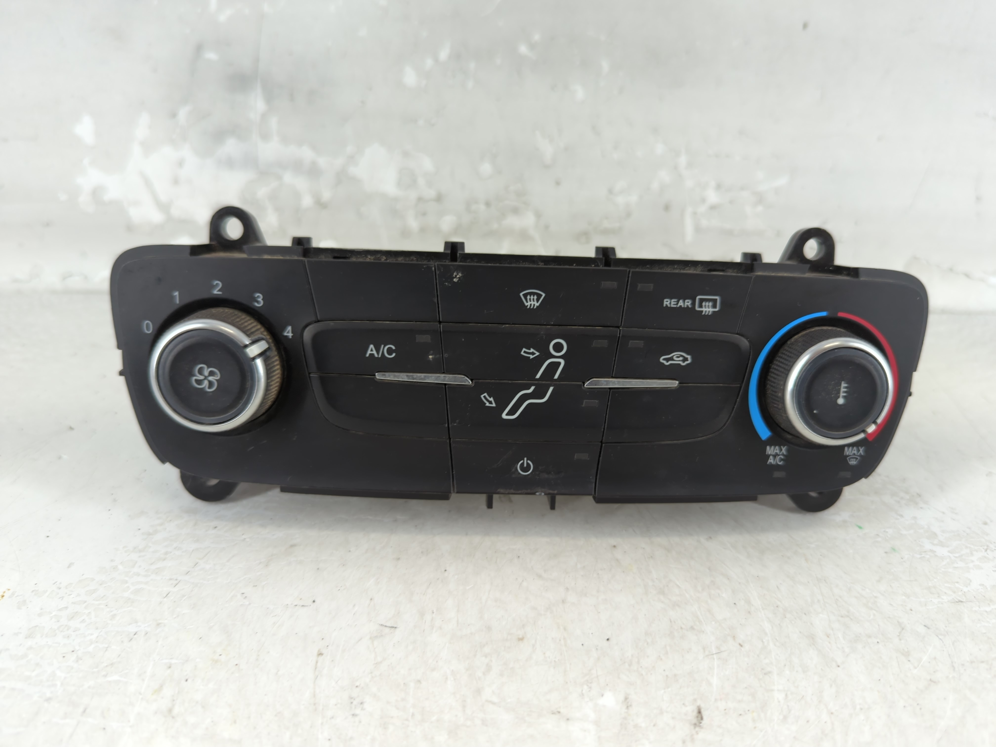 2015-2018 Ford Focus Ac Heater Climate Control F1et-19980-jj 918040 - Oemusedautoparts1.com