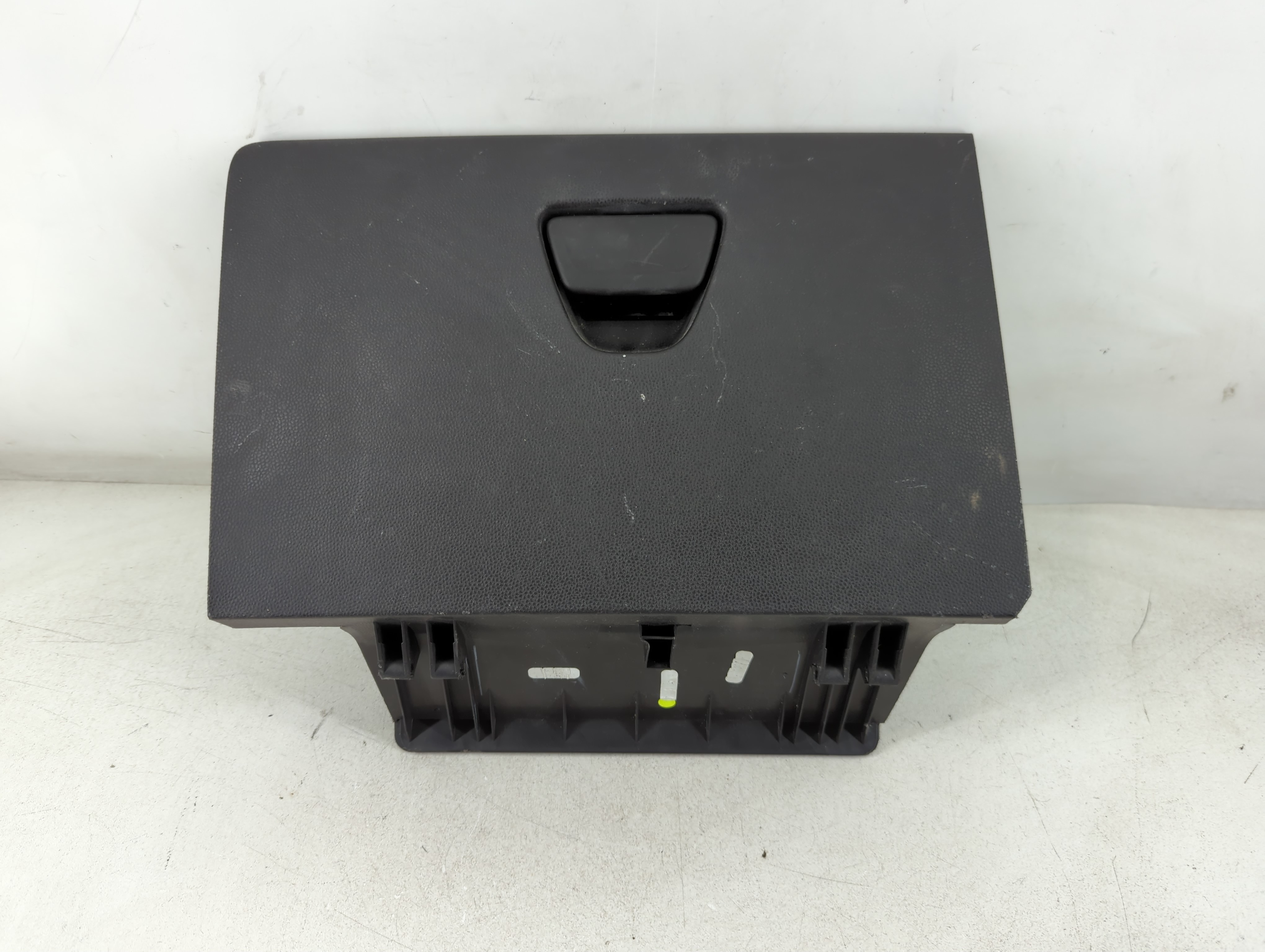 Picture of 2016 Ford Fiesta Passenger Glove Box Door Storage Compartment 918243