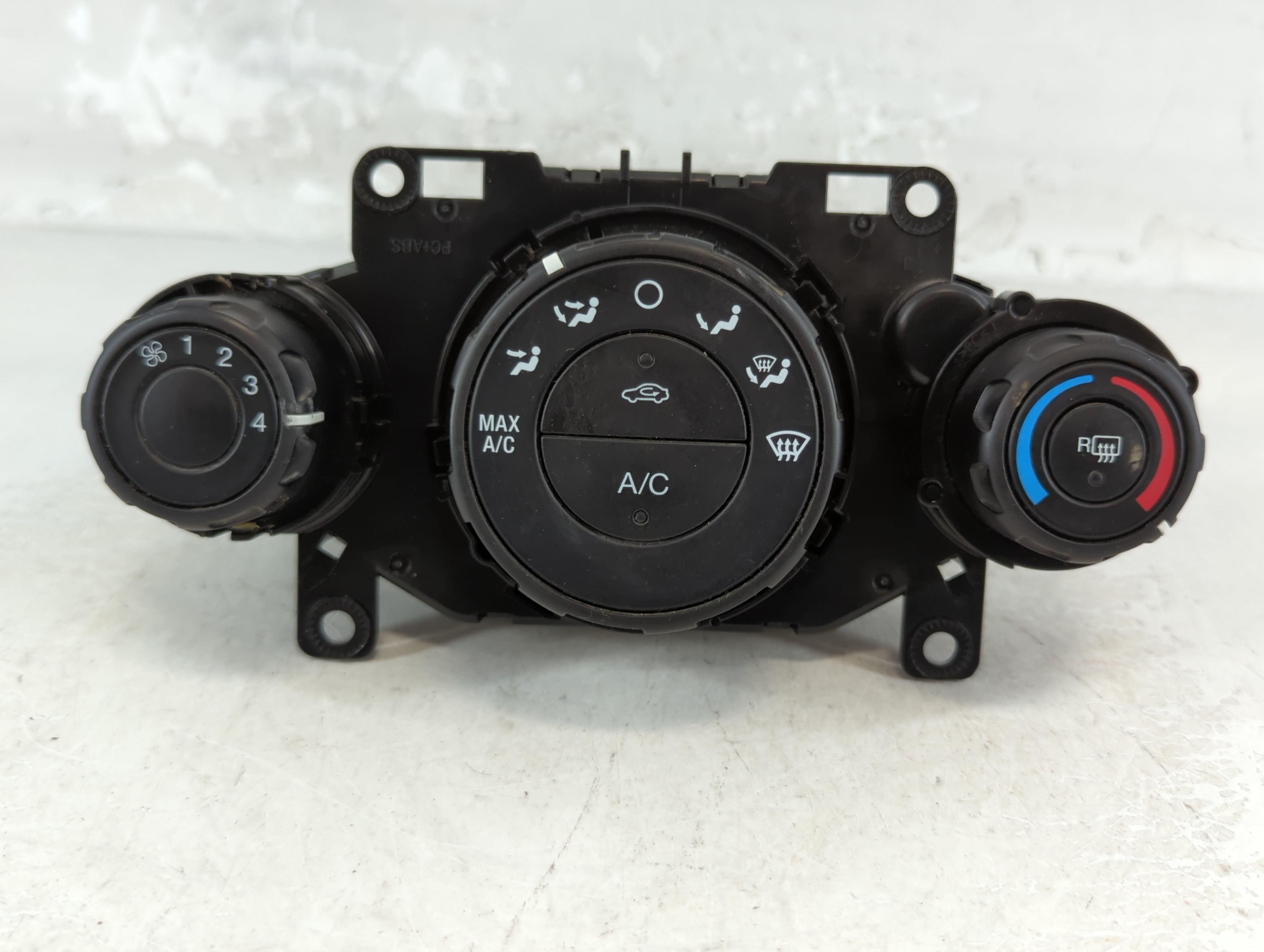 2016 Ford Fiesta Ac Heater Climate Control 918244 - Oemusedautoparts1.com