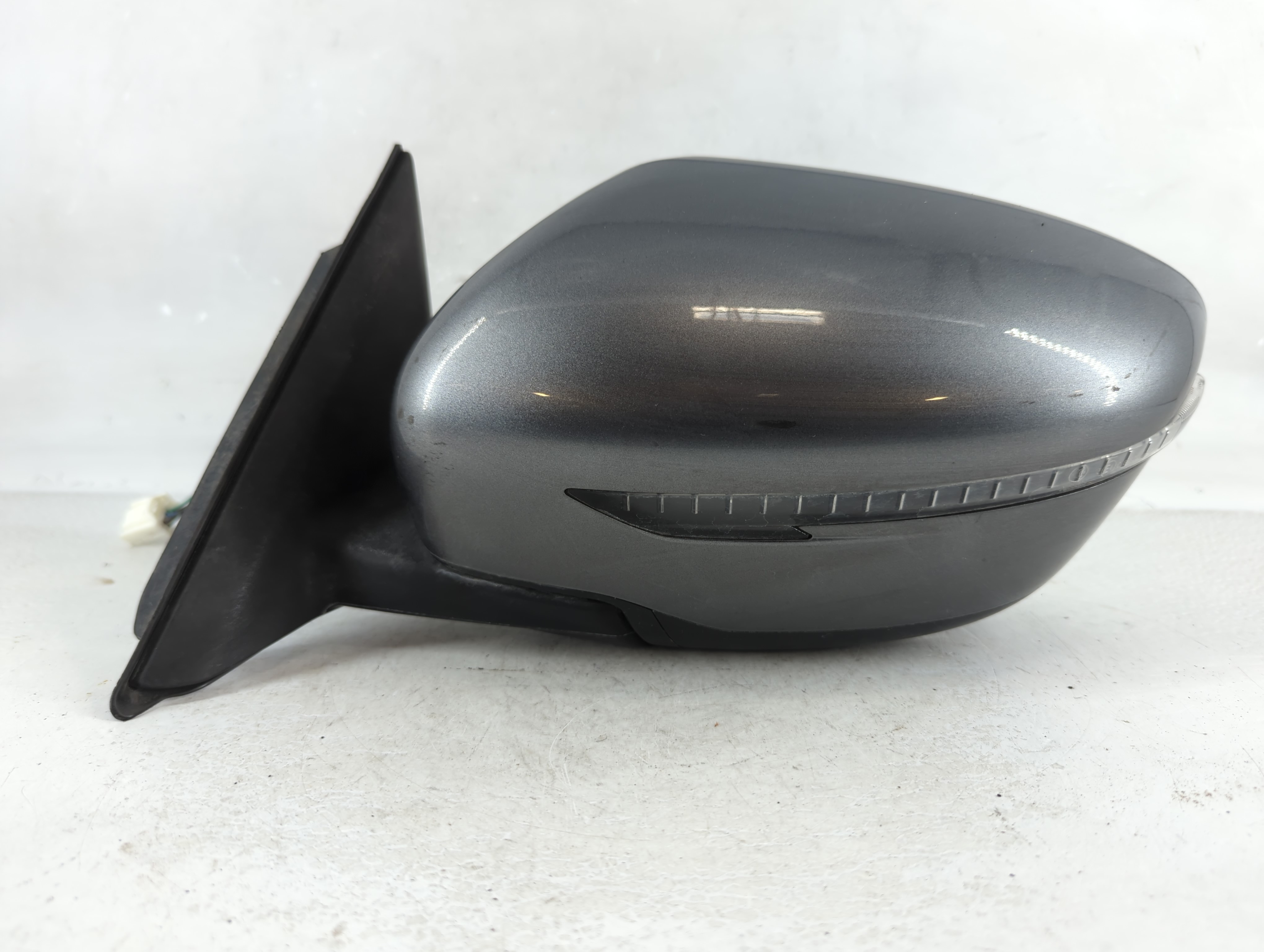 2017-2020 Nissan Rogue Driver Left Side View Power Door Mirror Dark Grey 918508 - Oemusedautoparts1.com