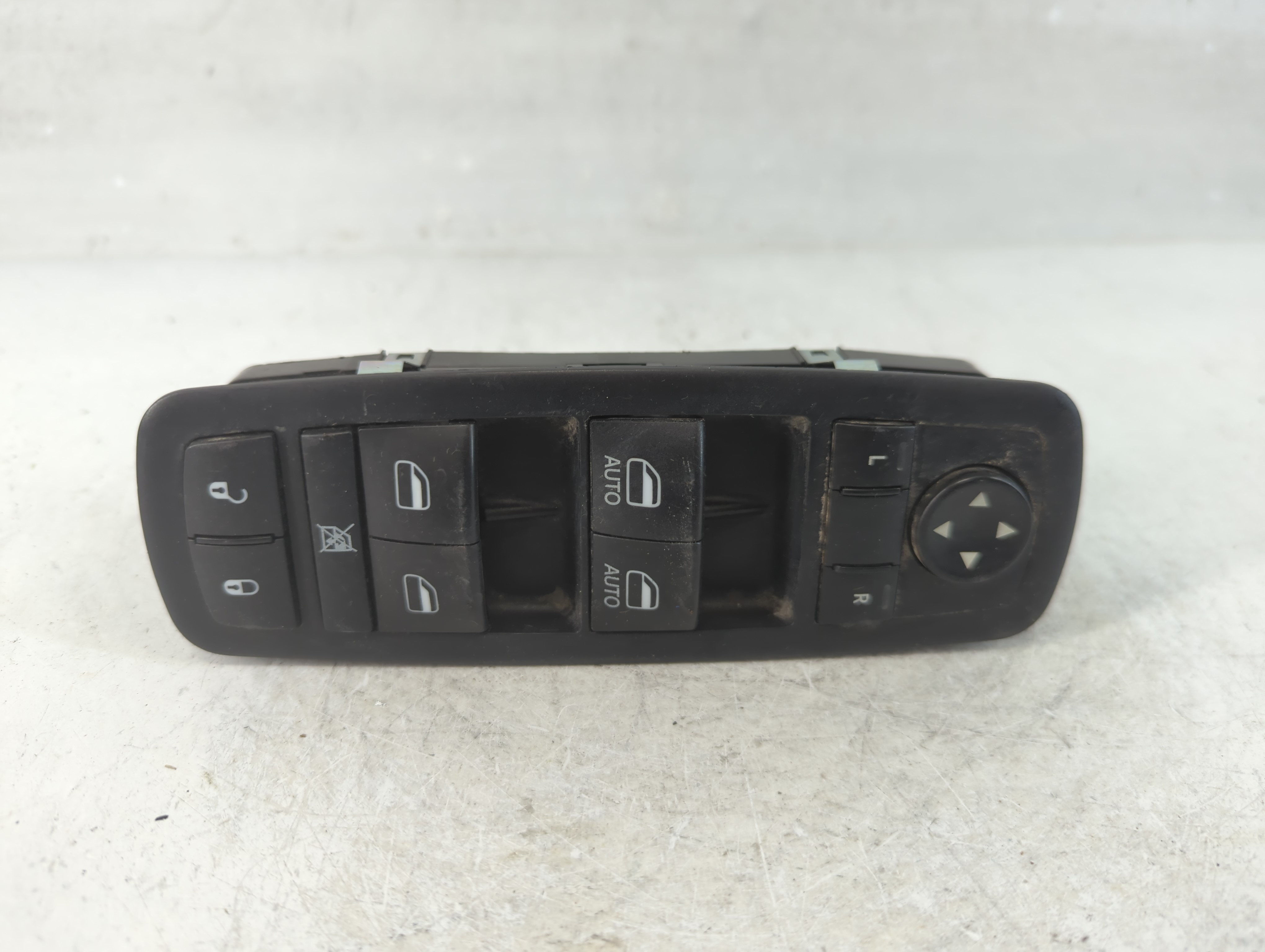2015-2017 Chrysler 200 Driver Left Door Master Power Window Switch 918558 - Oemusedautoparts1.com