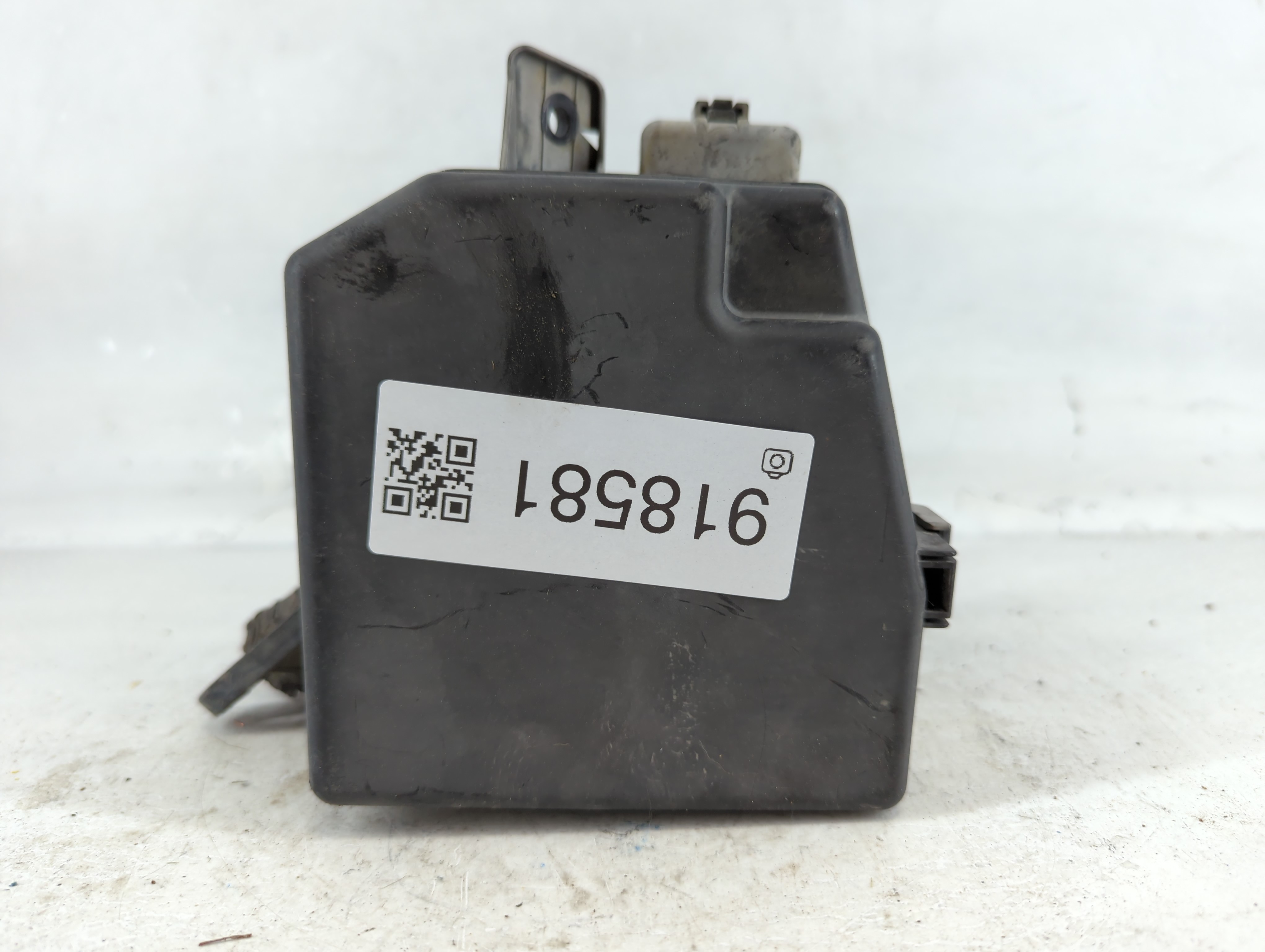 Picture of 2008-2010 Scion Xd Fusebox Fuse Box Relay Module 82662-52301 918581