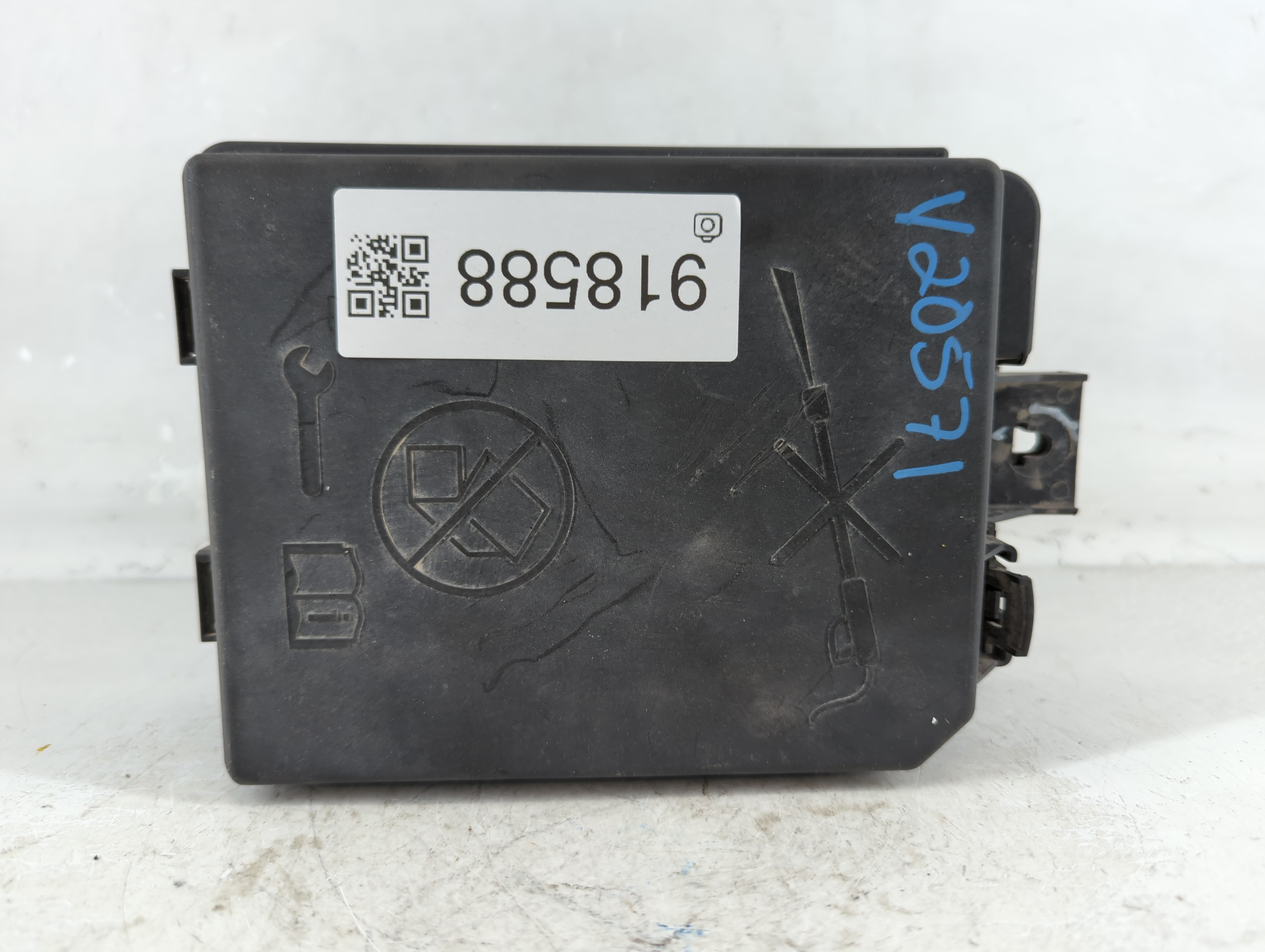 Picture of 2018-2021 Chevrolet Trax Fusebox Fuse Box Relay Module 42624875 918588