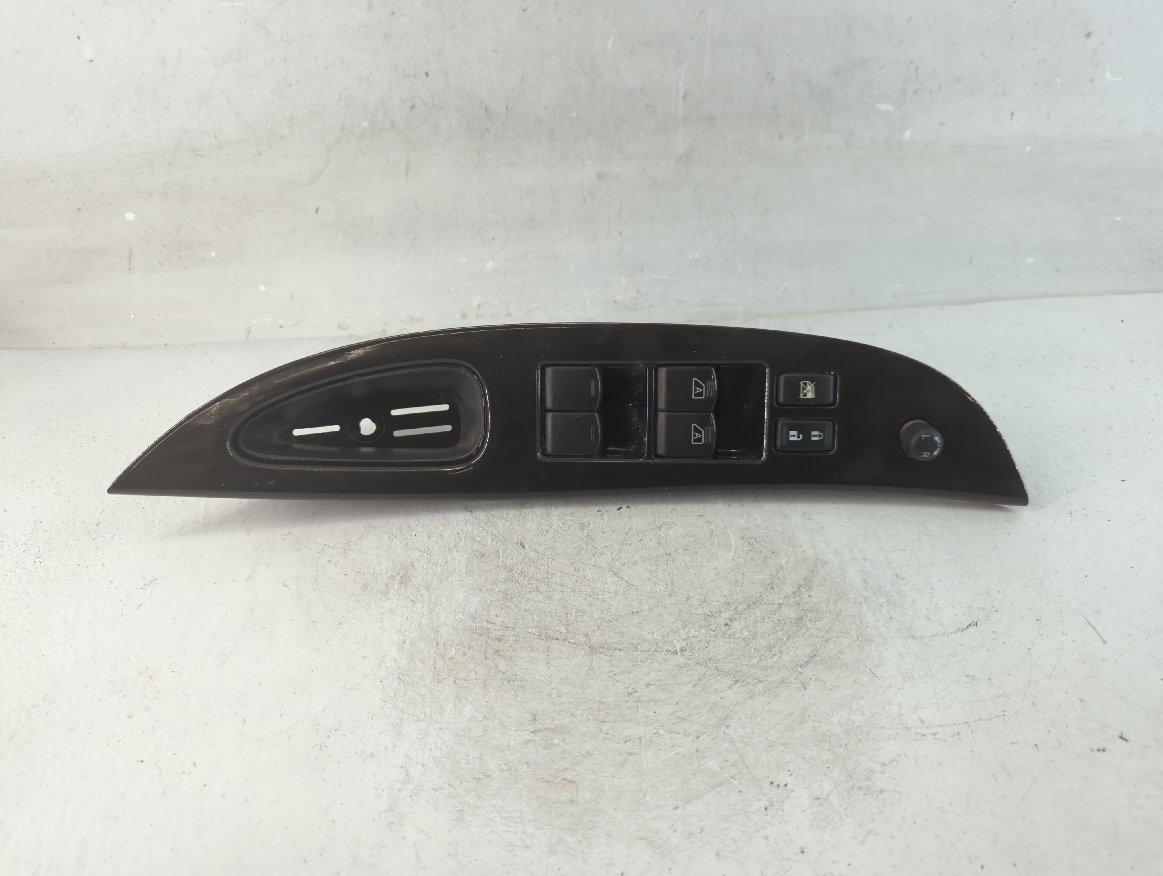 2013-2013 Infiniti Ex37 Driver Left Door Master Power Window Switch 918602 - Oemusedautoparts1.com