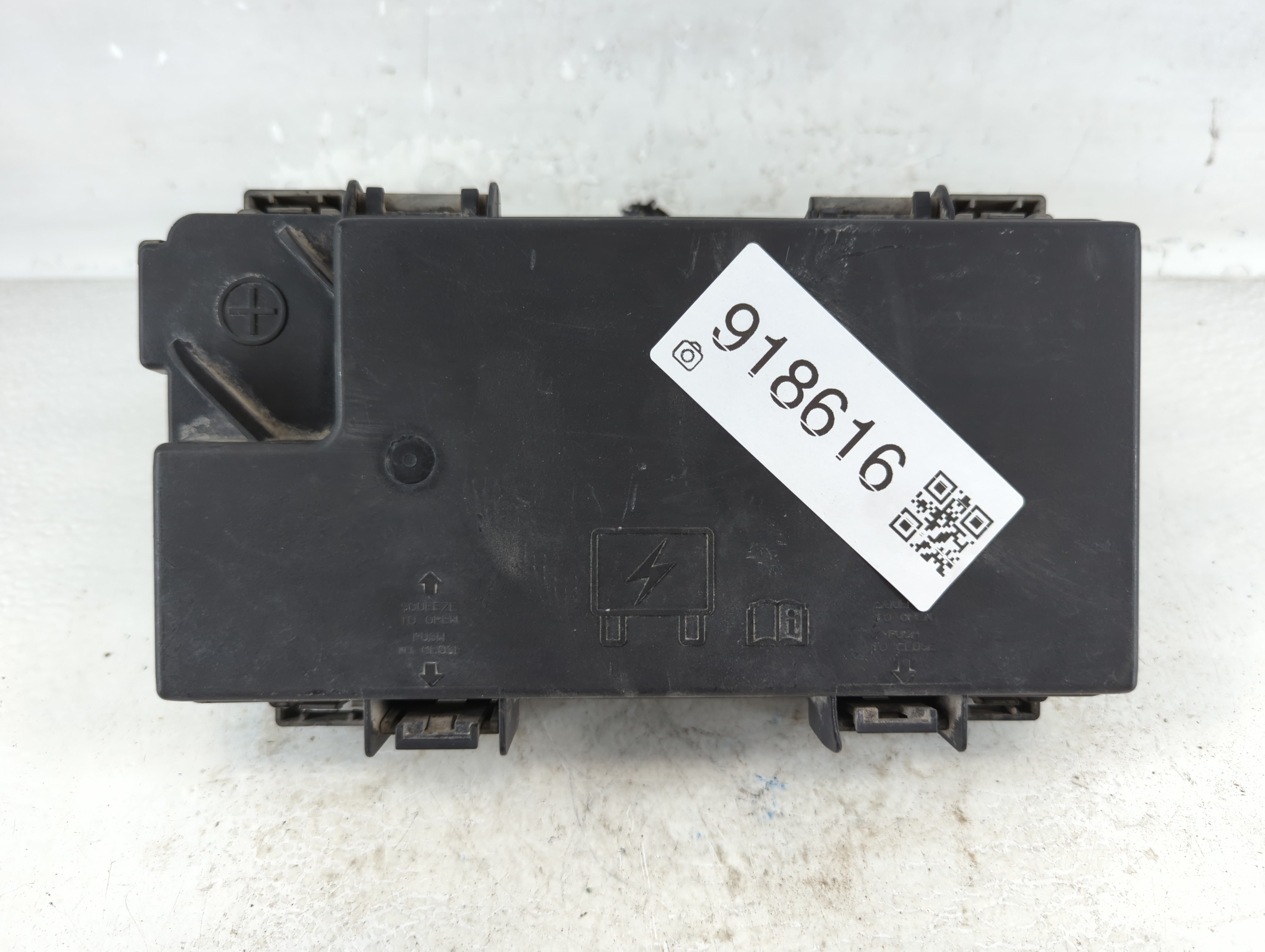 Picture of Dodge Caravan Fusebox Fuse Box Relay Module Tipm 04692335ah 918616