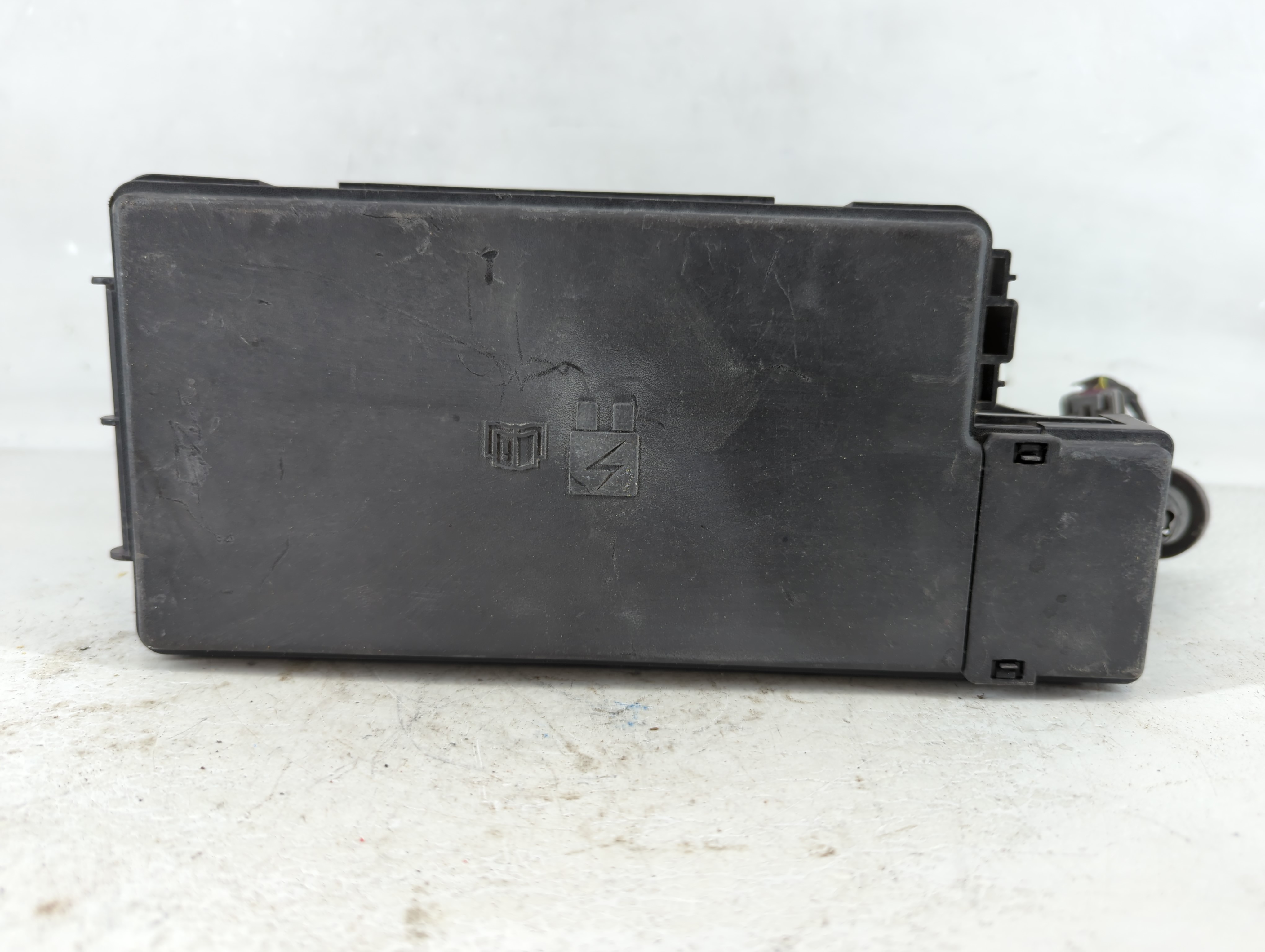 Picture of 2017-2017 Ford Explorer Fusebox Fuse Box Relay Module Fu5t-13b224-ad 918652