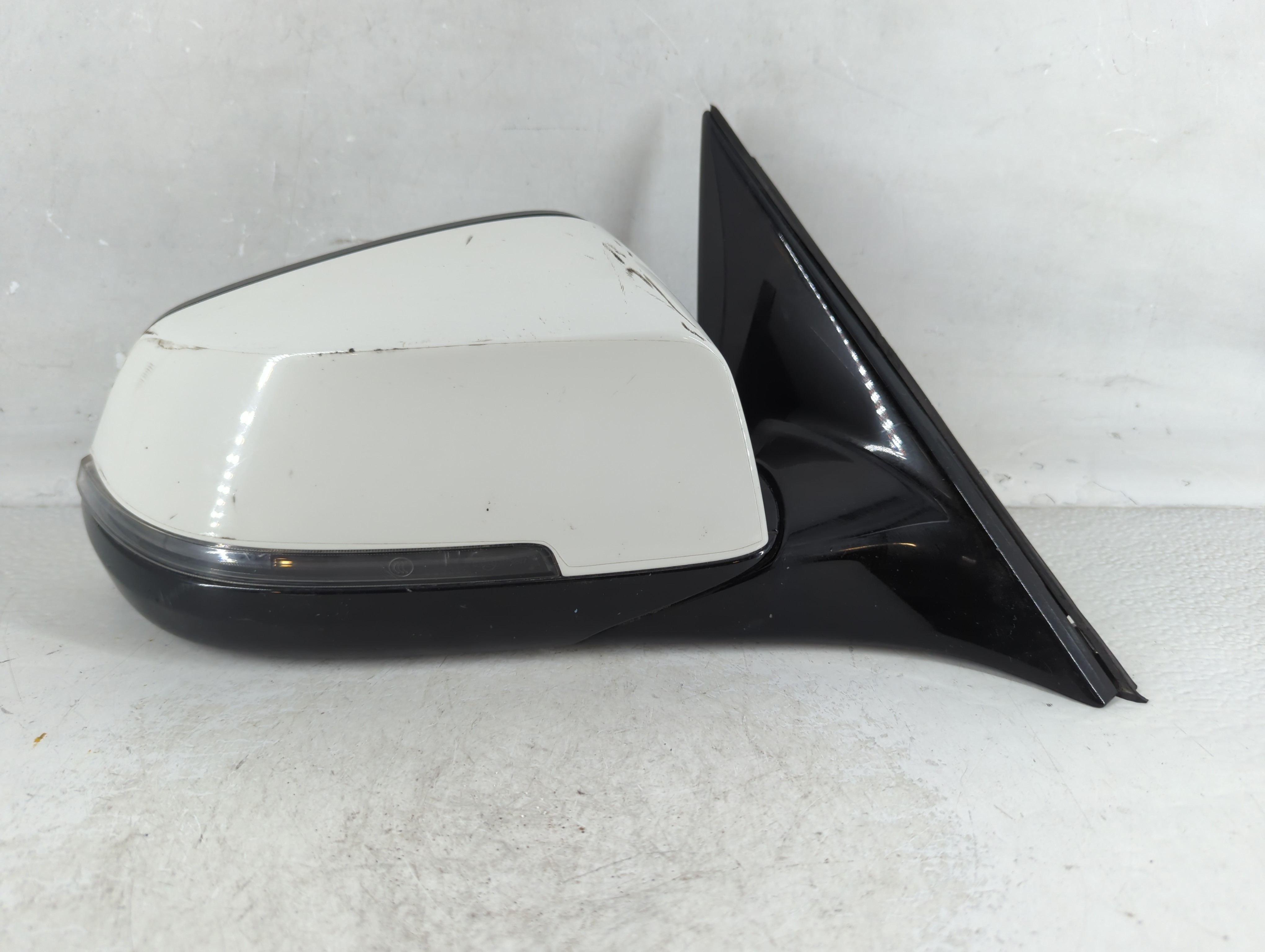 2013-2015 Bmw 750i Passenger Right Side View Power Door Mirror White 918660 - Oemusedautoparts1.com