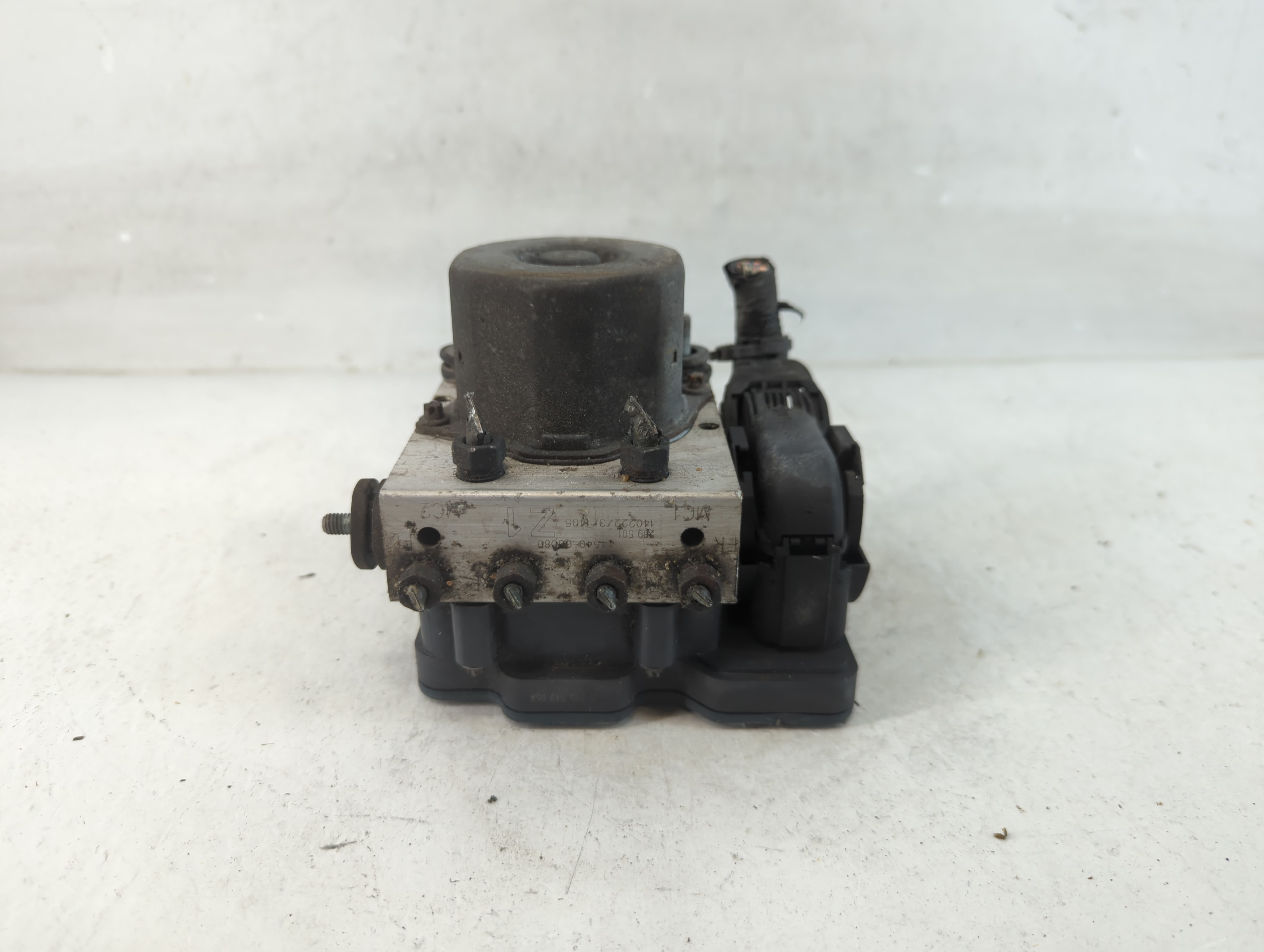 2013-2014 Toyota Camry Abs Pump Control Module 918672 - Oemusedautoparts1.com