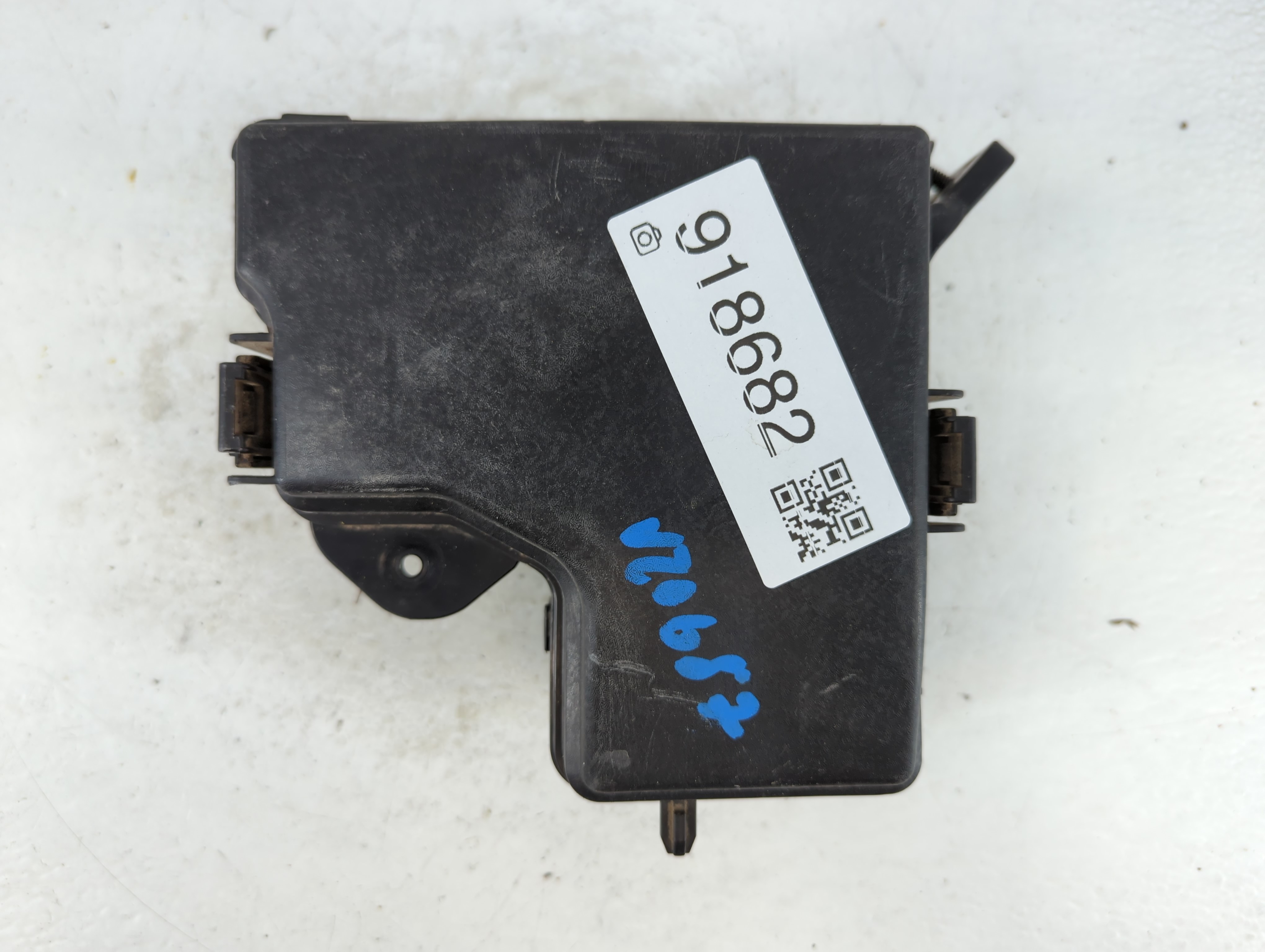 Picture of 2015-2017 Hyundai Veloster Fusebox Fuse Box Relay Module 91236 2v039 918682