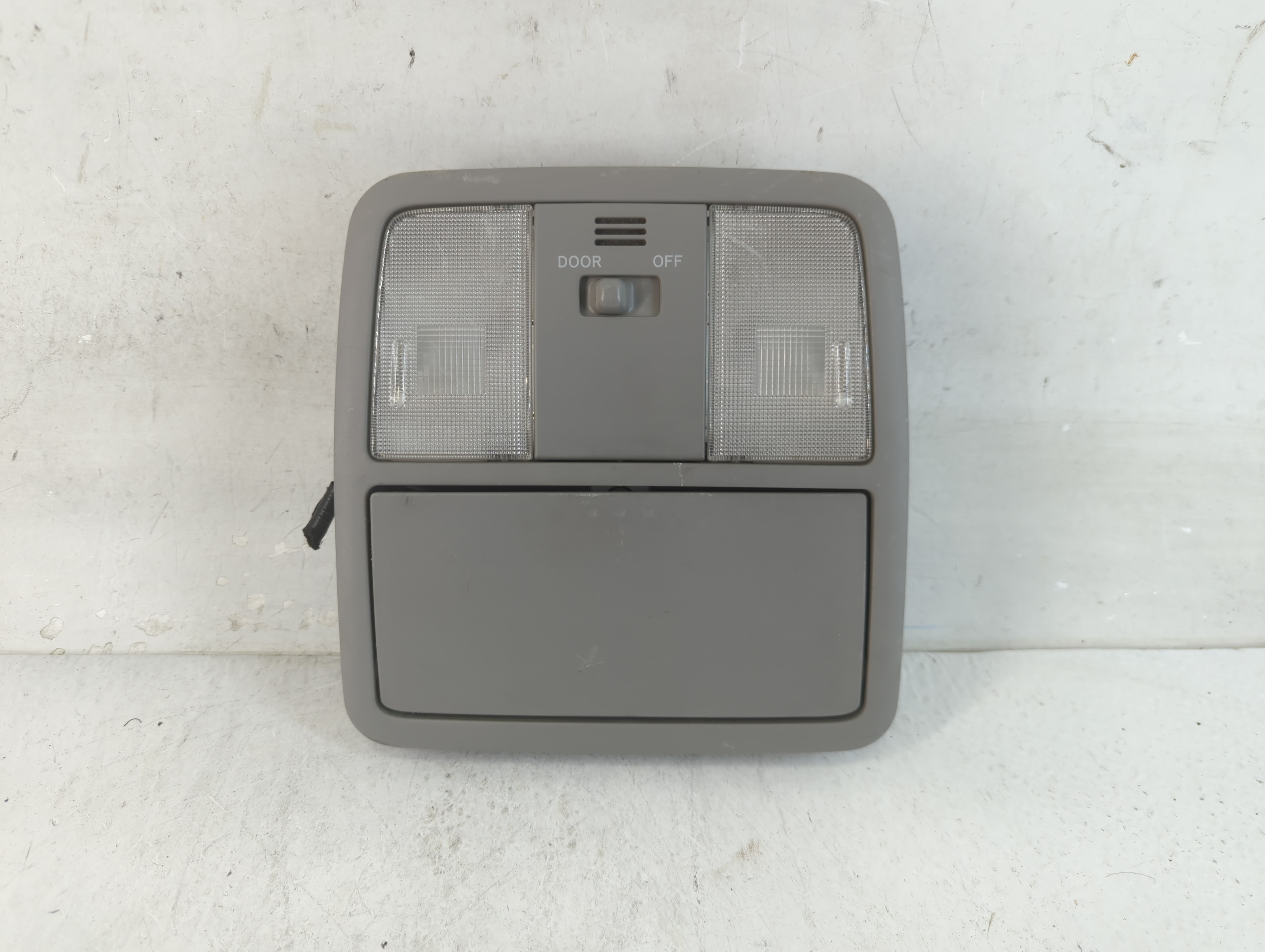 2012 Toyota Rav4 Overhead Roof Console 918692 - Oemusedautoparts1.com
