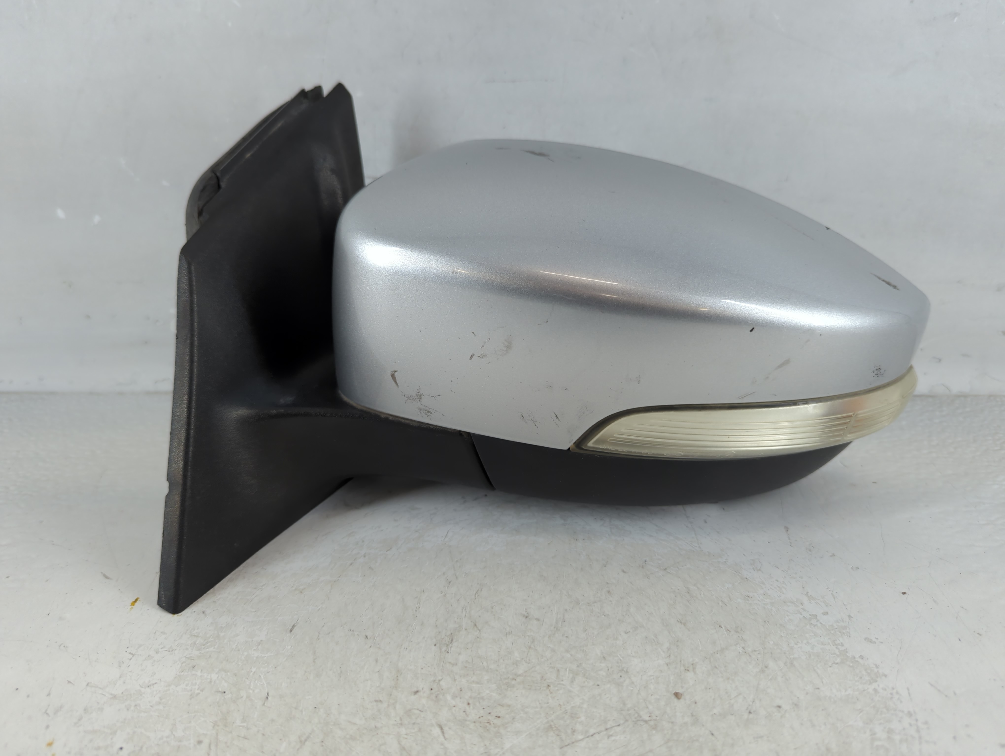 2012-2014 Ford Focus Passenger Right Side View Power Door Mirror Silver 918711 - Oemusedautoparts1.com