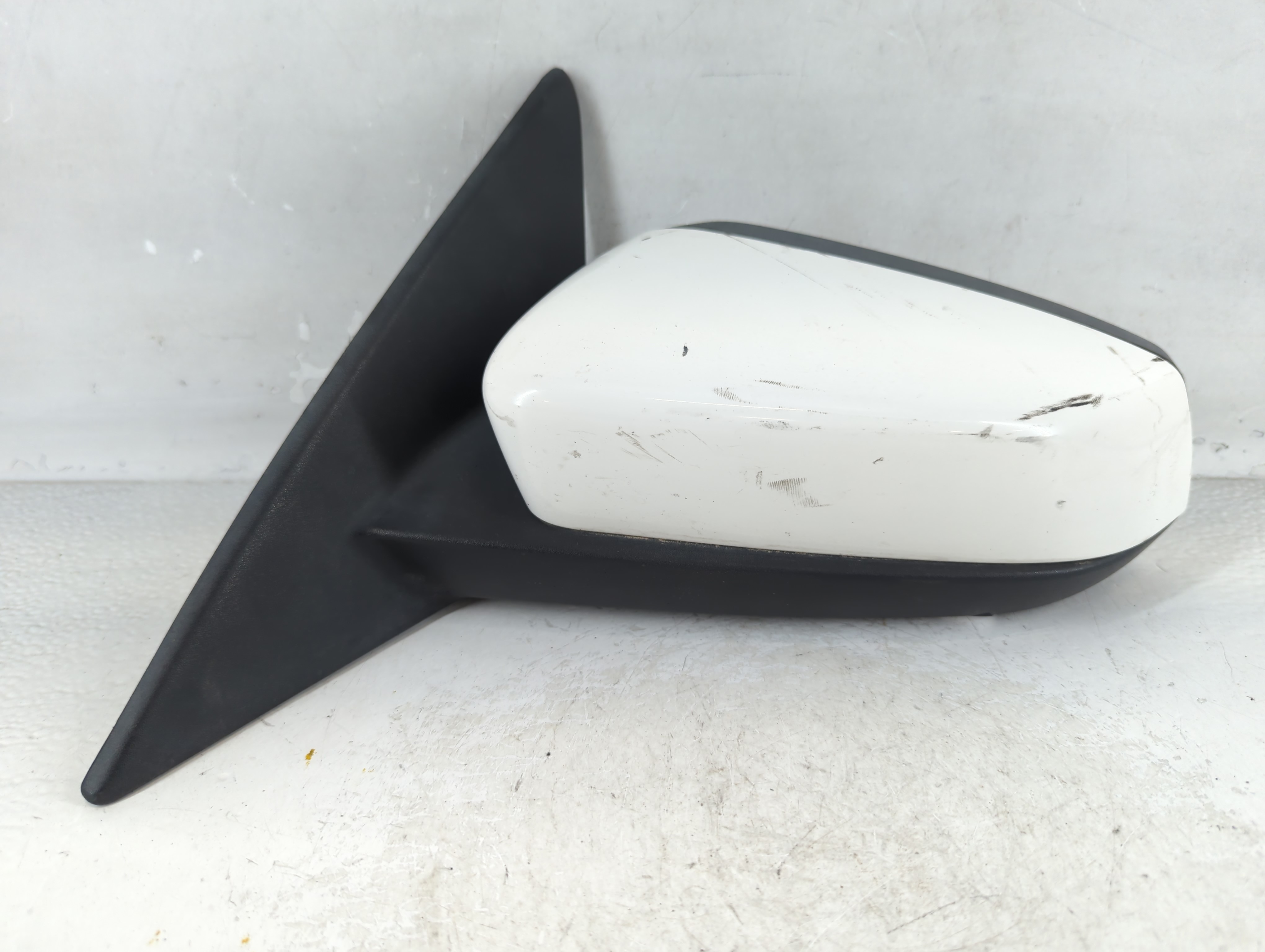2010-2010 Ford Mustang Driver Left Side View Power Door Mirror White 918735 - Oemusedautoparts1.com