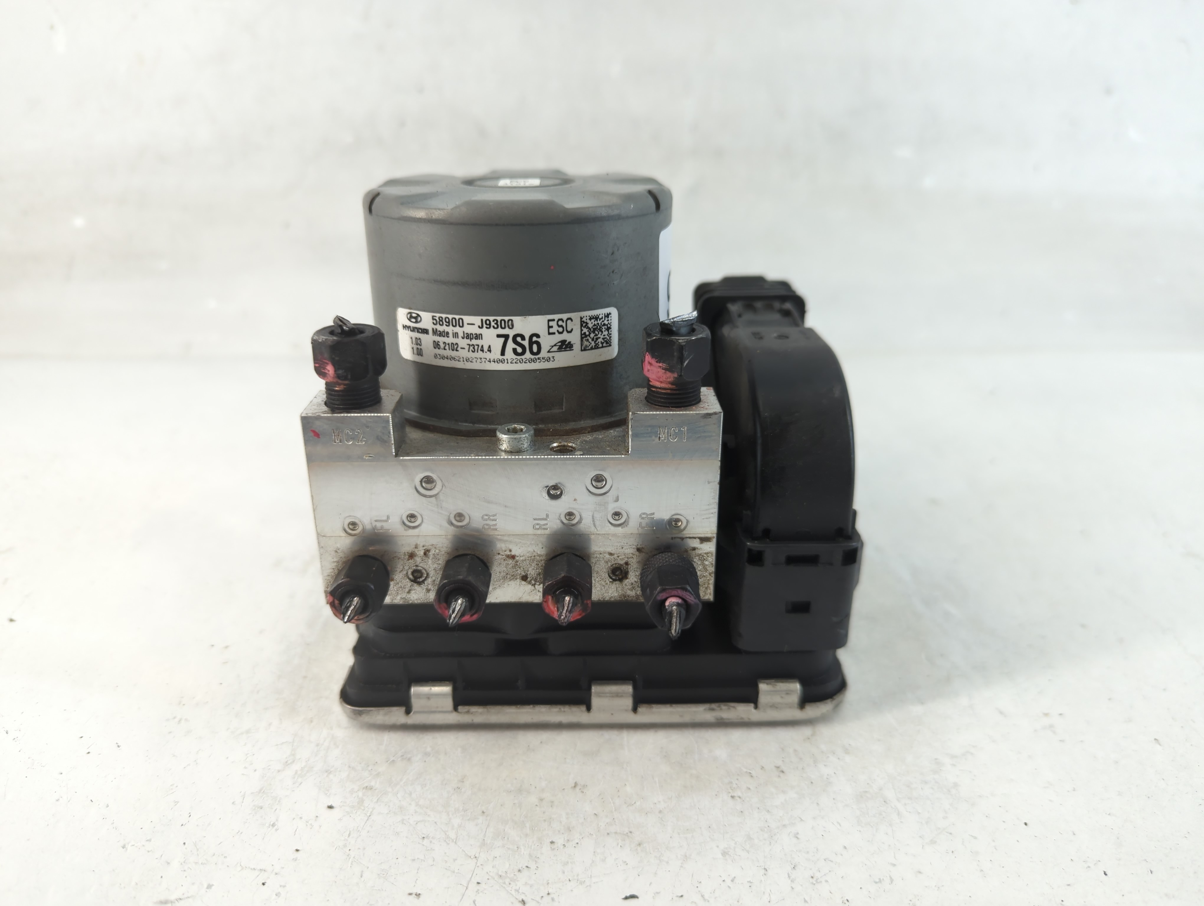 2022-2022 Hyundai Kona Abs Pump Control Module 918738 - Oemusedautoparts1.com