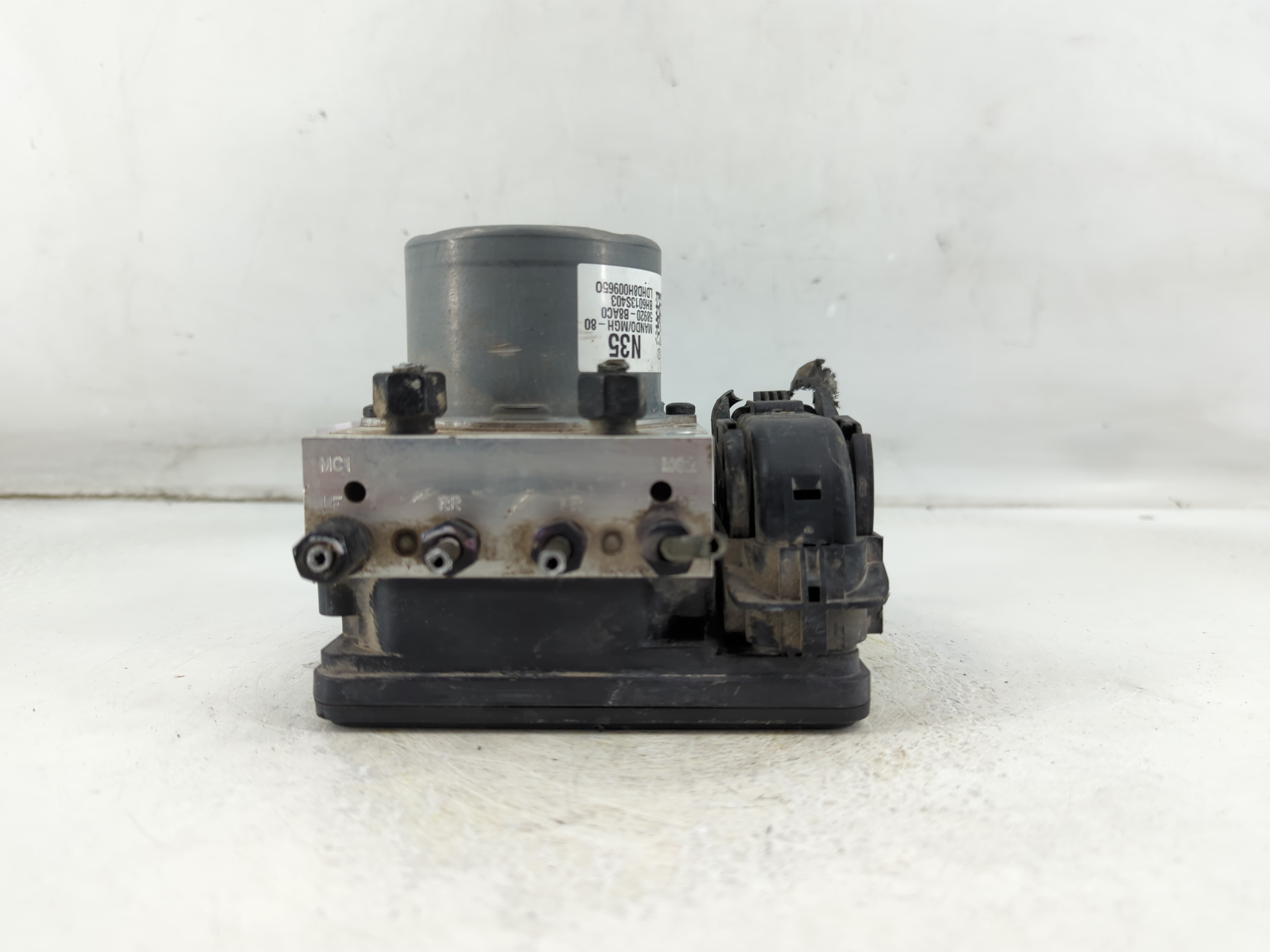 Picture of Hyundai Santa Fe Abs Pump Control Module 918758