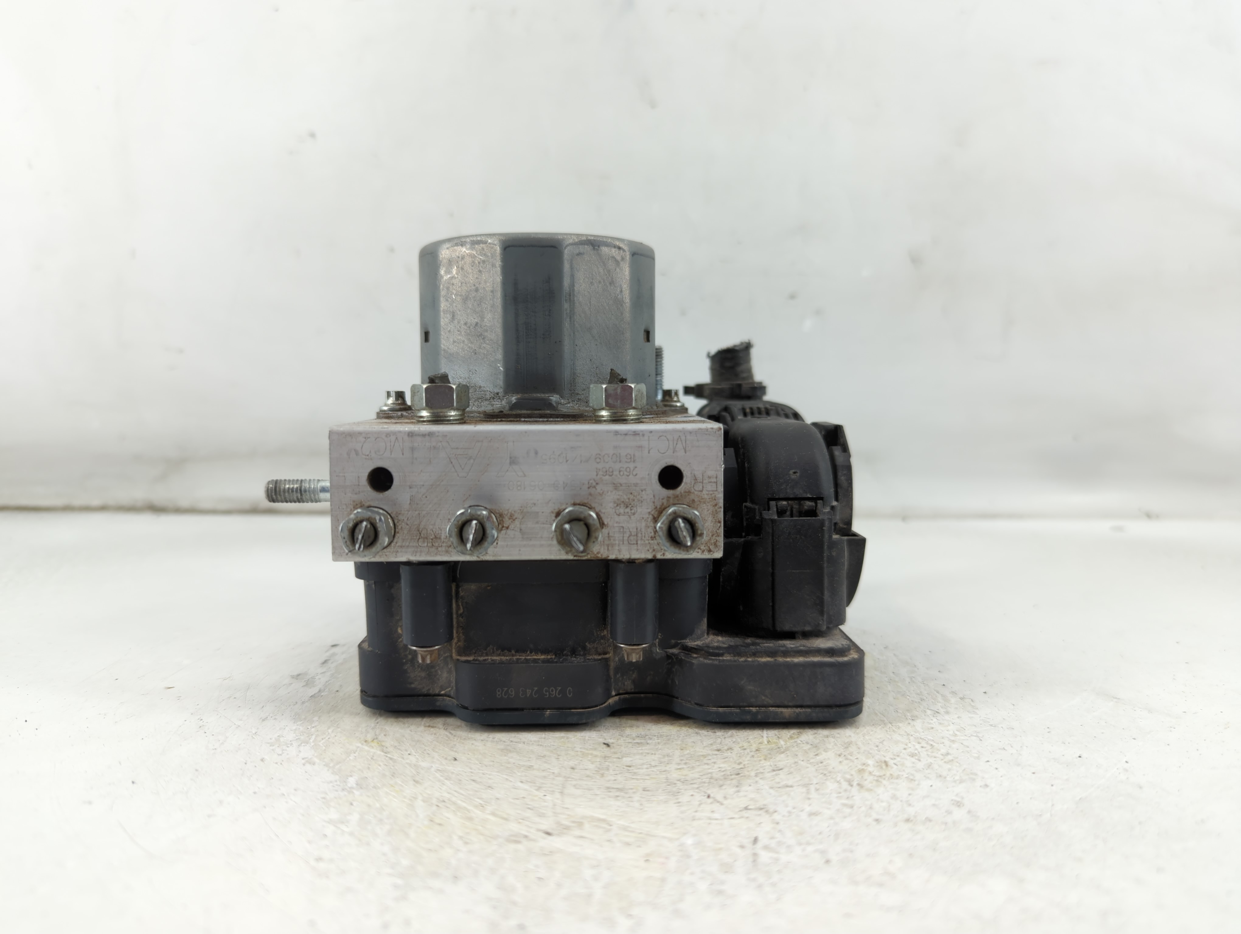 2015-2017 Toyota Camry Abs Pump Control Module 918760 - Oemusedautoparts1.com