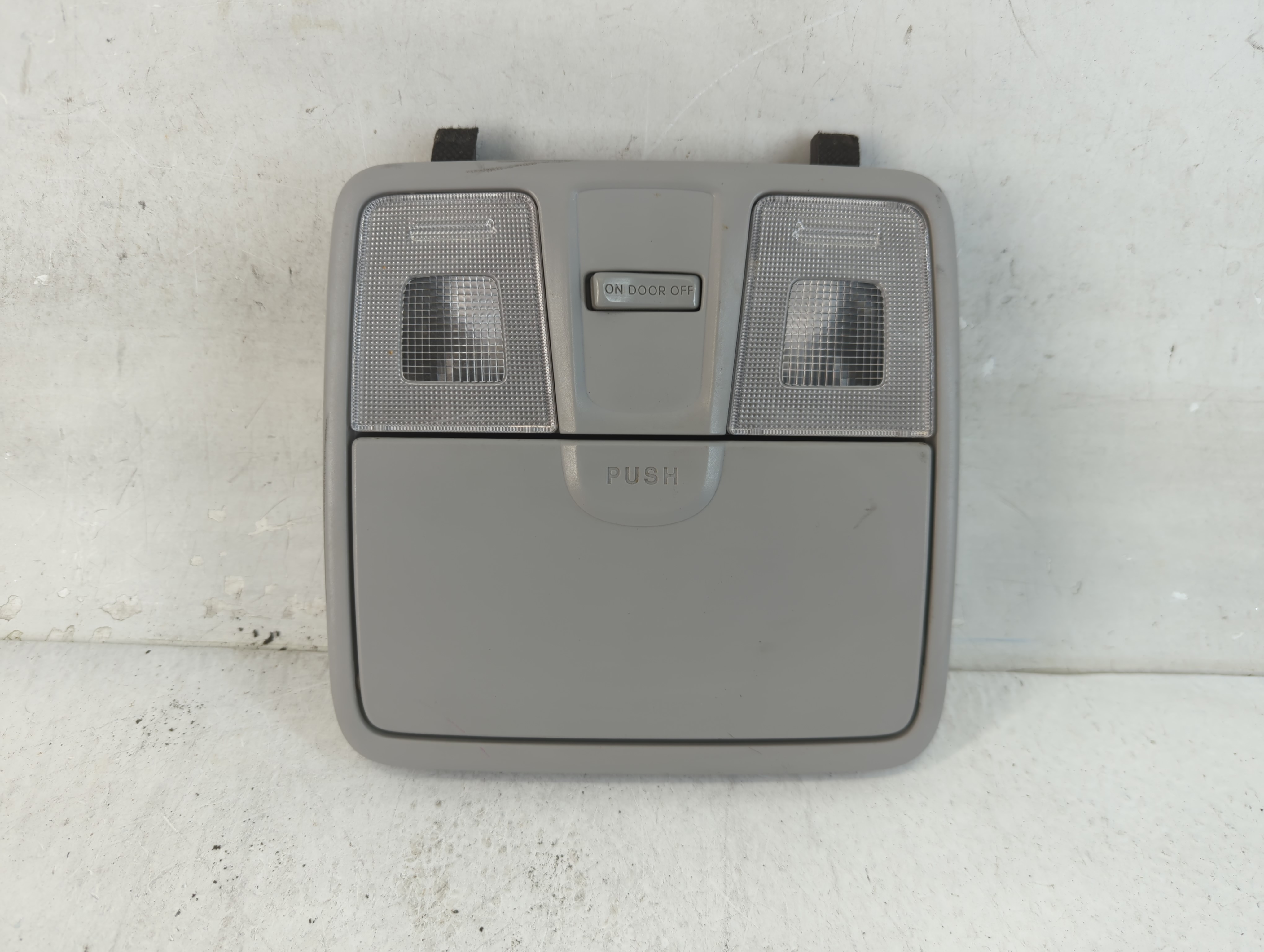 2016 Hyundai Elantra Overhead Roof Console 918781 - Oemusedautoparts1.com