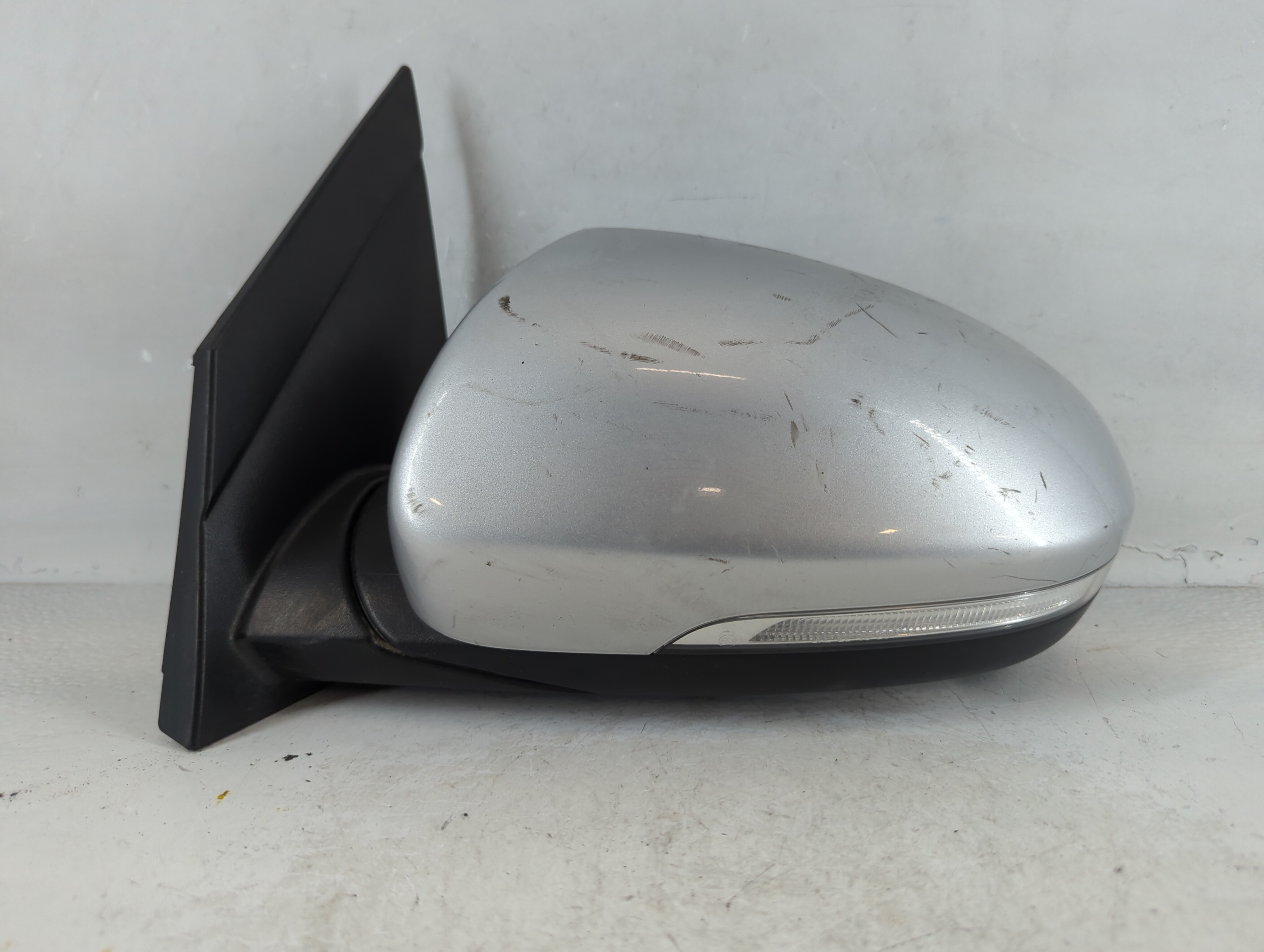 Picture of 2016-2018 Hyundai Tucson Driver Left Side View Power Door Mirror Silver 918795